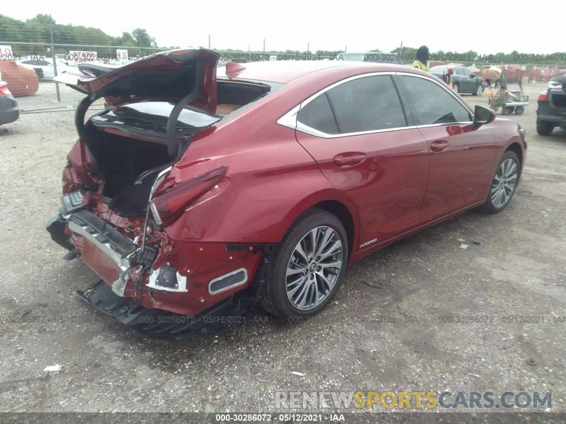 4 Photograph of a damaged car 58ADA1C16MU001519 LEXUS ES 2021