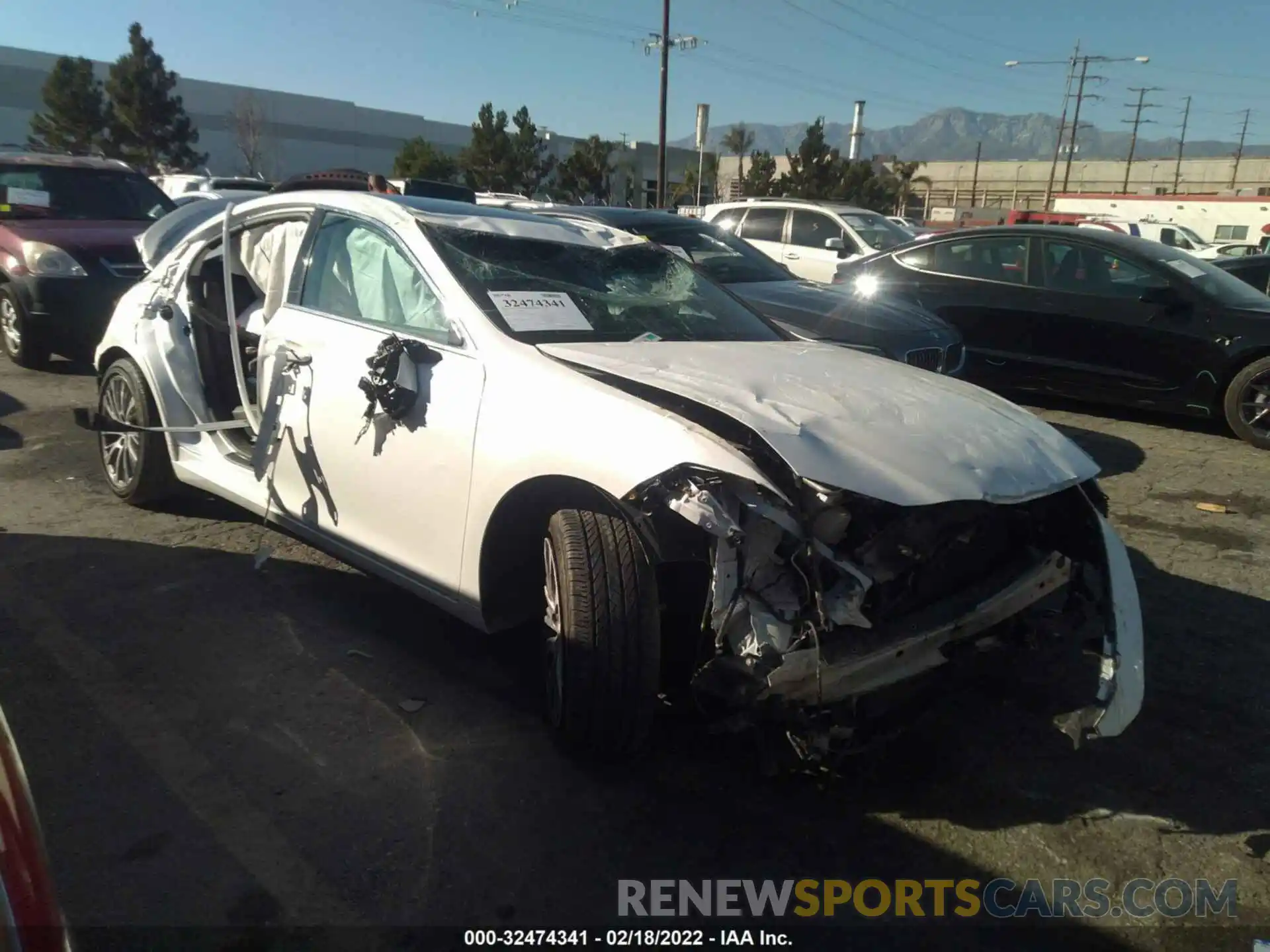 1 Photograph of a damaged car 58ADA1C17MU001724 LEXUS ES 2021