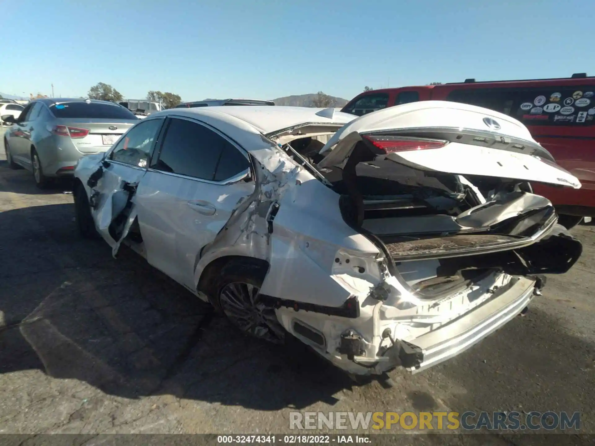 3 Photograph of a damaged car 58ADA1C17MU001724 LEXUS ES 2021