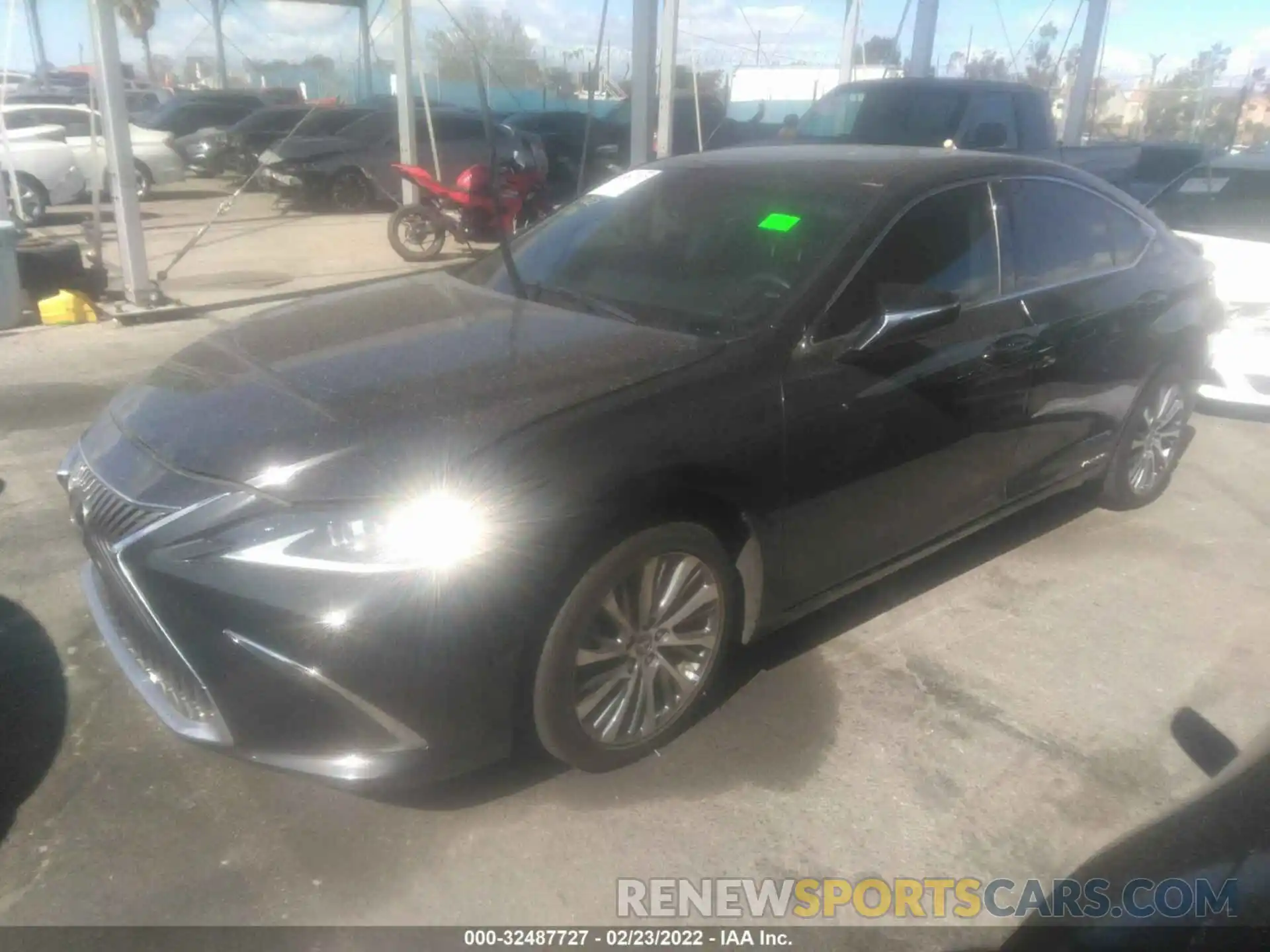 2 Фотография поврежденного автомобиля 58ADA1C17MU002226 LEXUS ES 2021