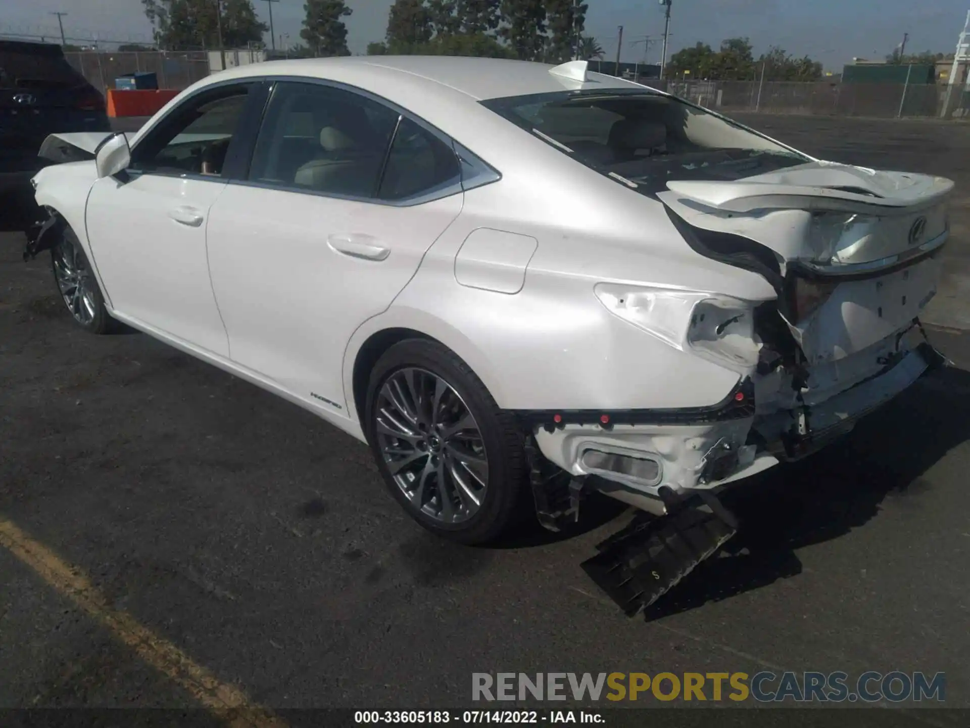 3 Photograph of a damaged car 58ADA1C17MU003599 LEXUS ES 2021