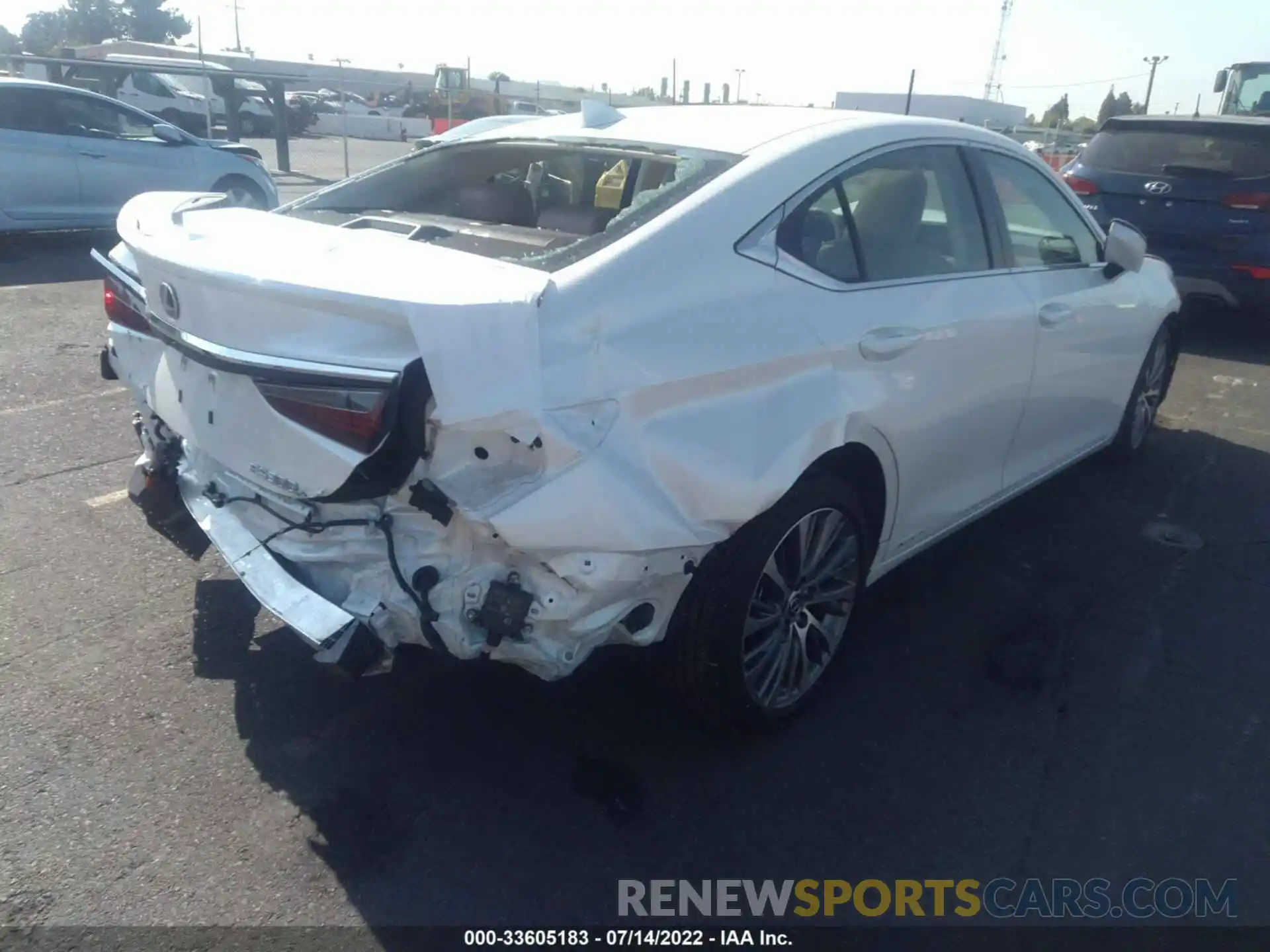 4 Photograph of a damaged car 58ADA1C17MU003599 LEXUS ES 2021