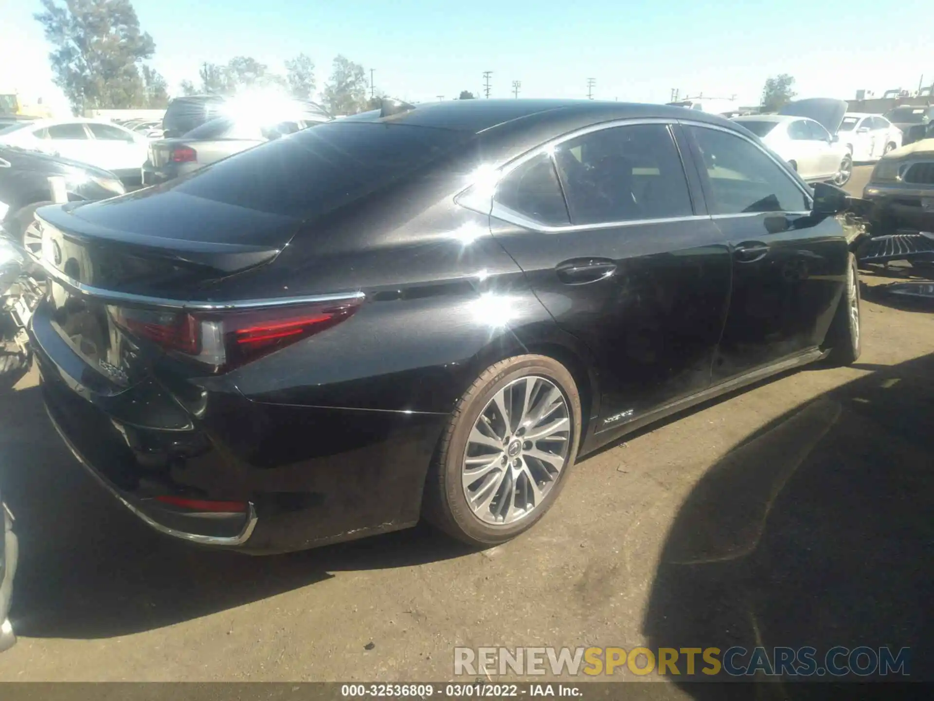 4 Photograph of a damaged car 58ADA1C19MU012417 LEXUS ES 2021