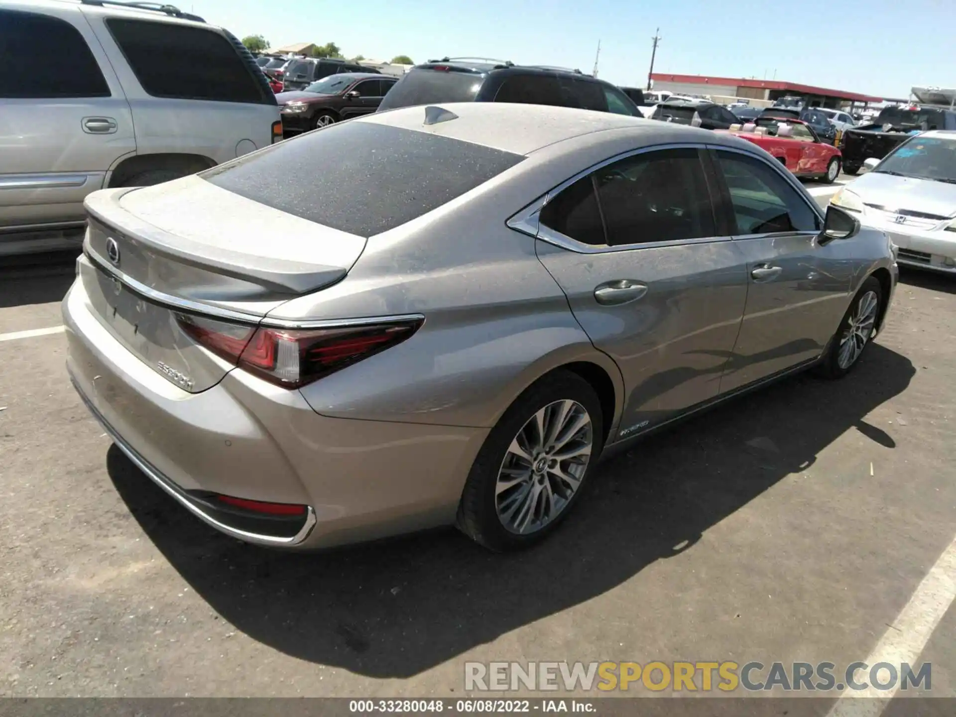 4 Photograph of a damaged car 58ADA1C1XMU005492 LEXUS ES 2021