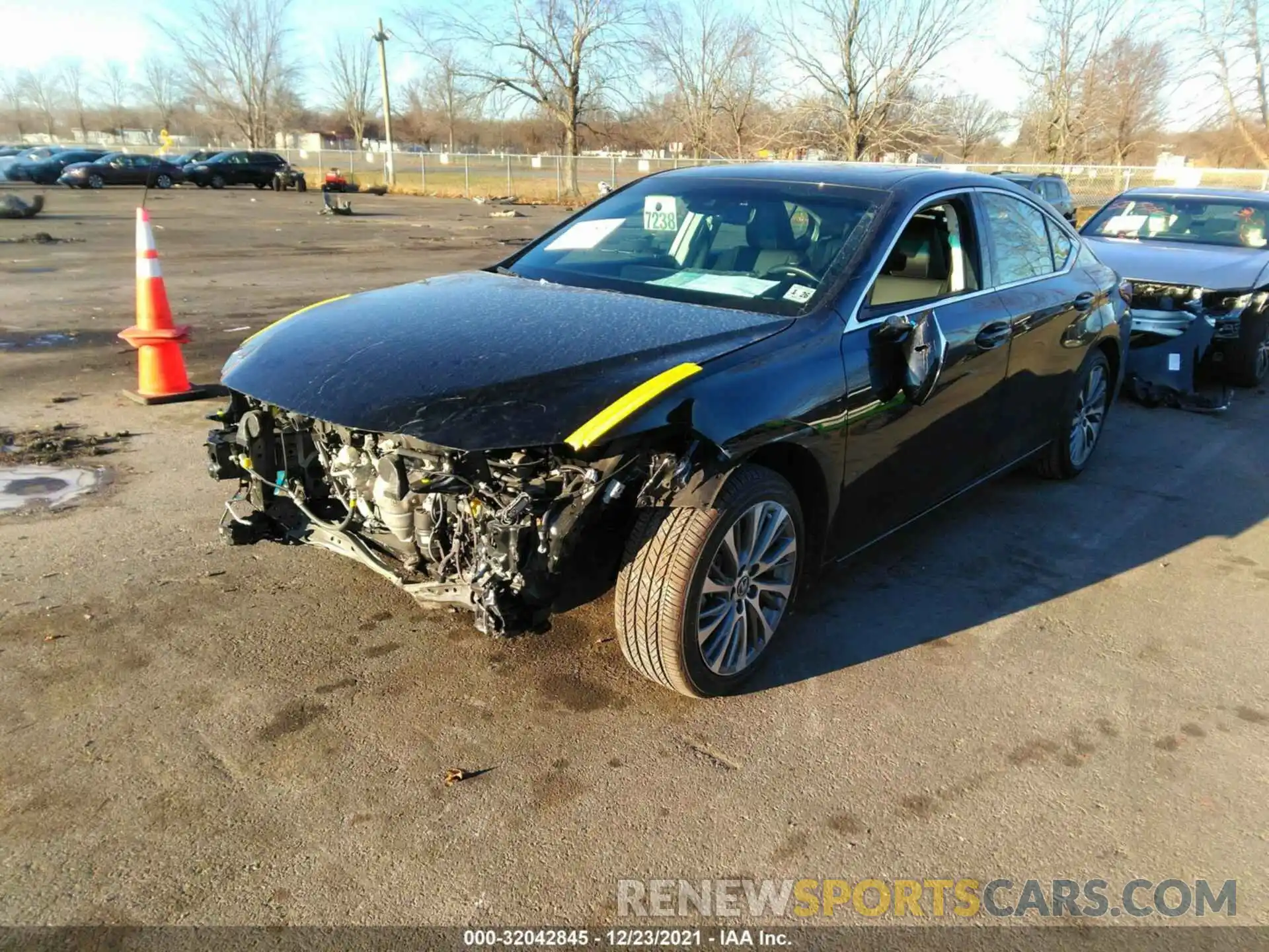 2 Photograph of a damaged car 58ADZ1B10MU091292 LEXUS ES 2021