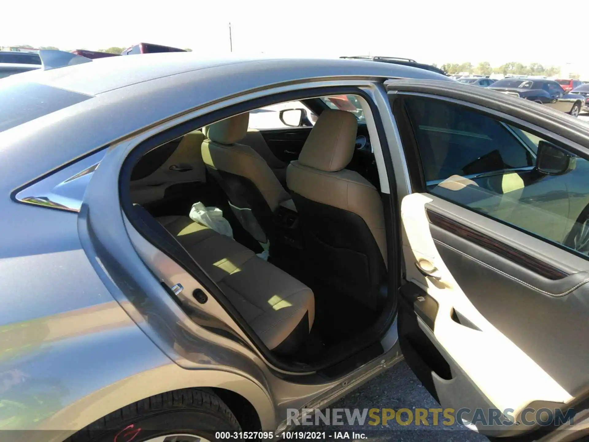 8 Photograph of a damaged car 58ADZ1B10MU094936 LEXUS ES 2021