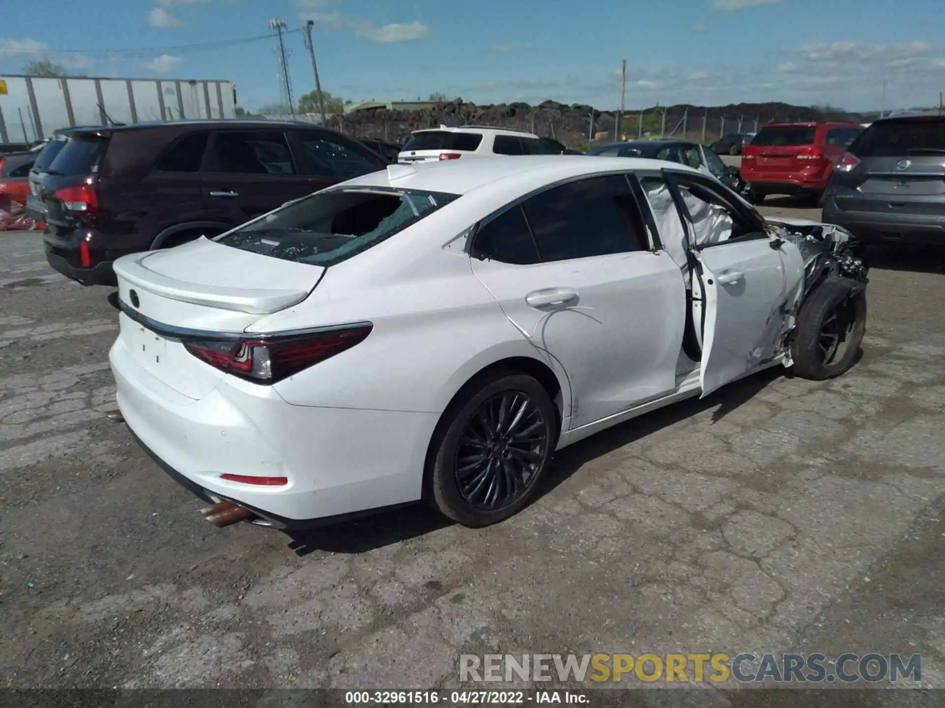 4 Photograph of a damaged car 58ADZ1B10MU106373 LEXUS ES 2021