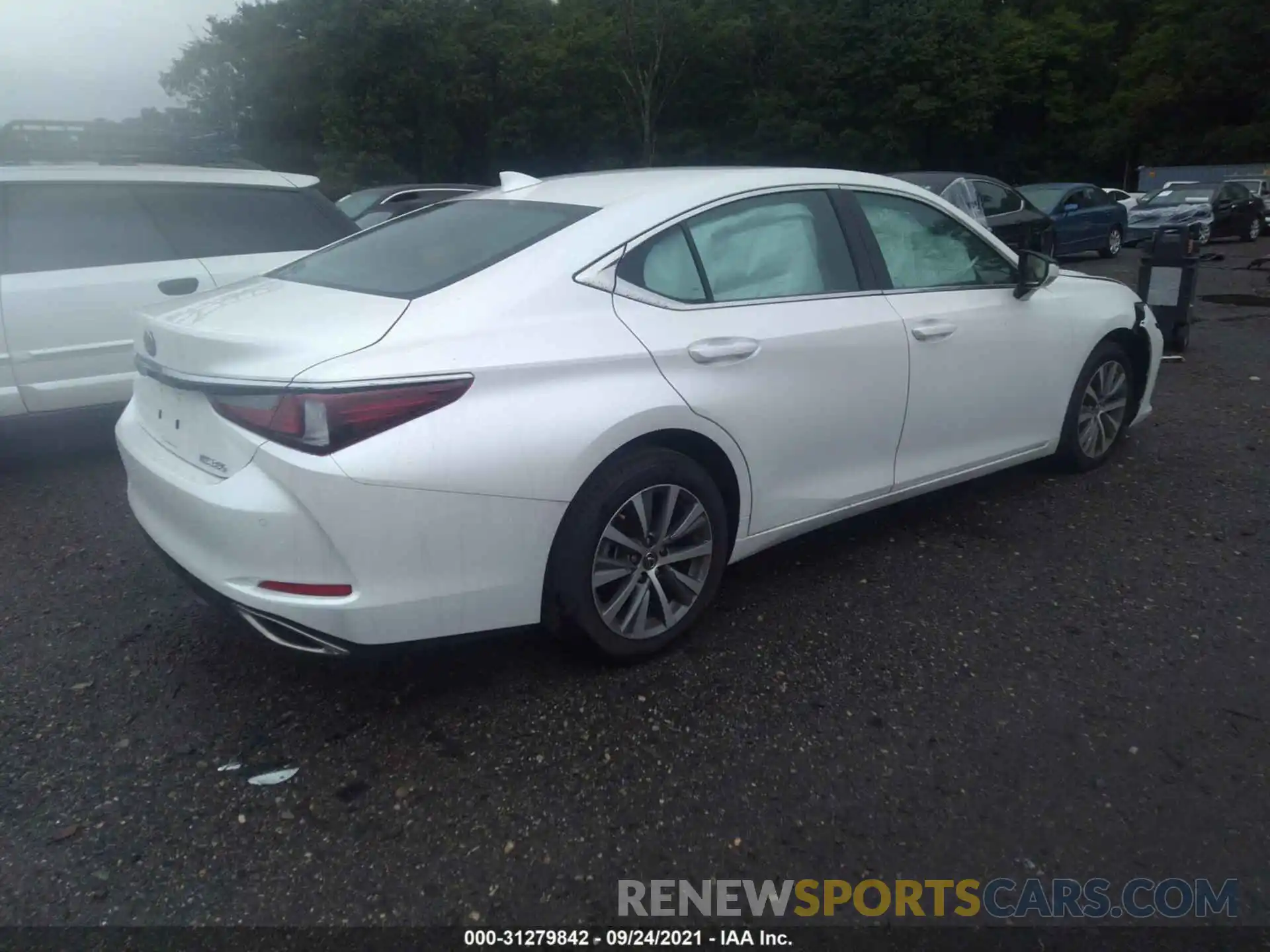 4 Photograph of a damaged car 58ADZ1B11MU085260 LEXUS ES 2021