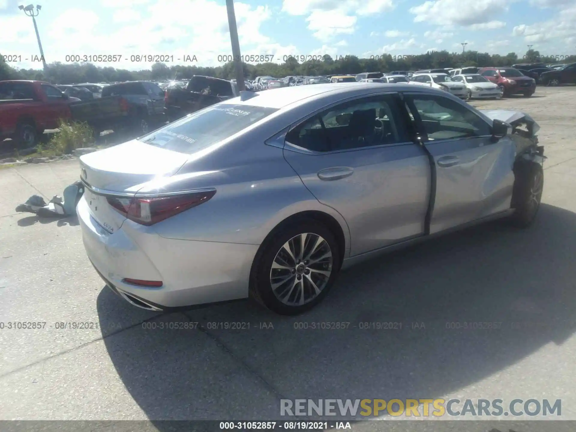 4 Photograph of a damaged car 58ADZ1B11MU100985 LEXUS ES 2021