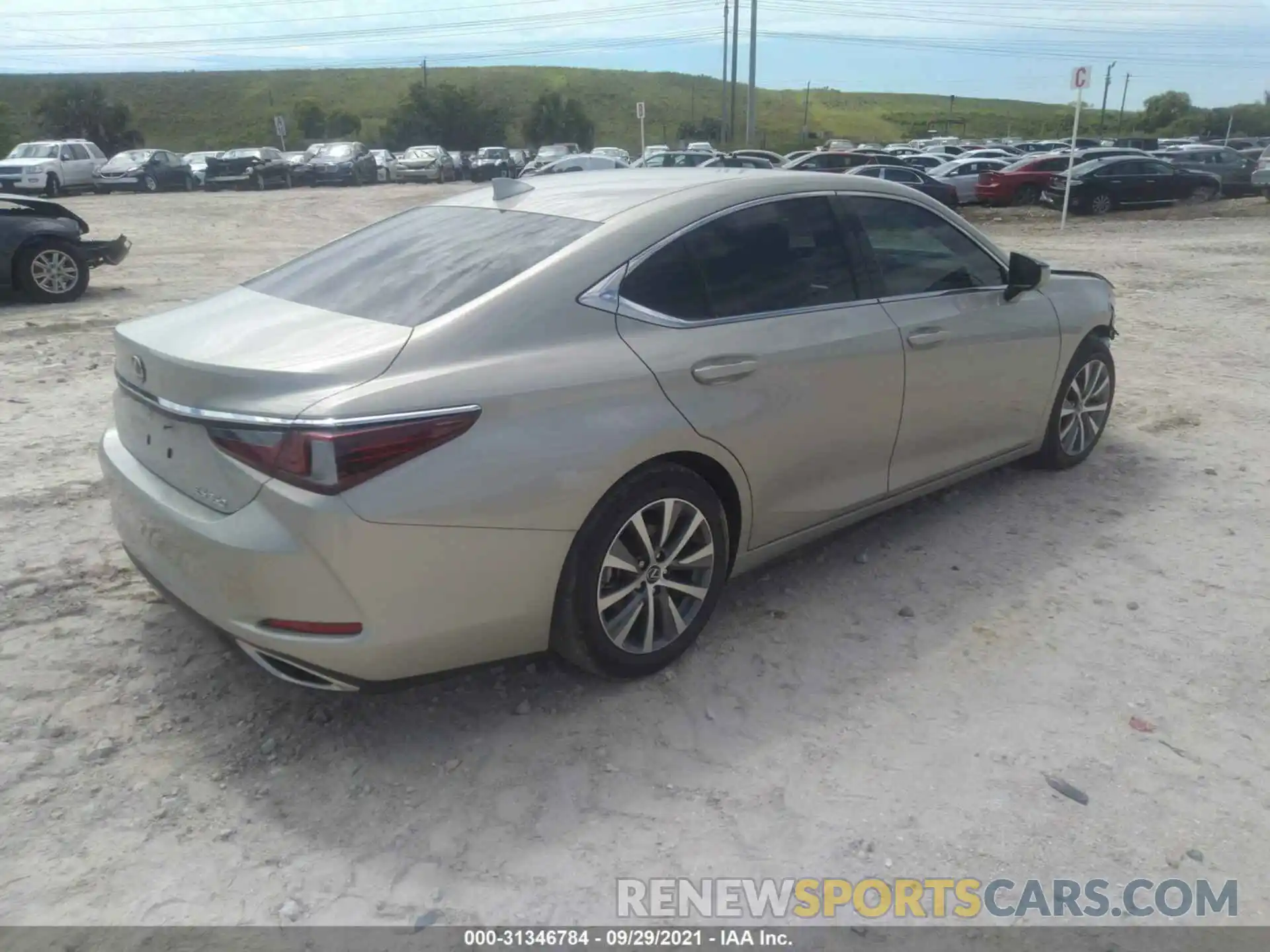 4 Photograph of a damaged car 58ADZ1B12MU087003 LEXUS ES 2021