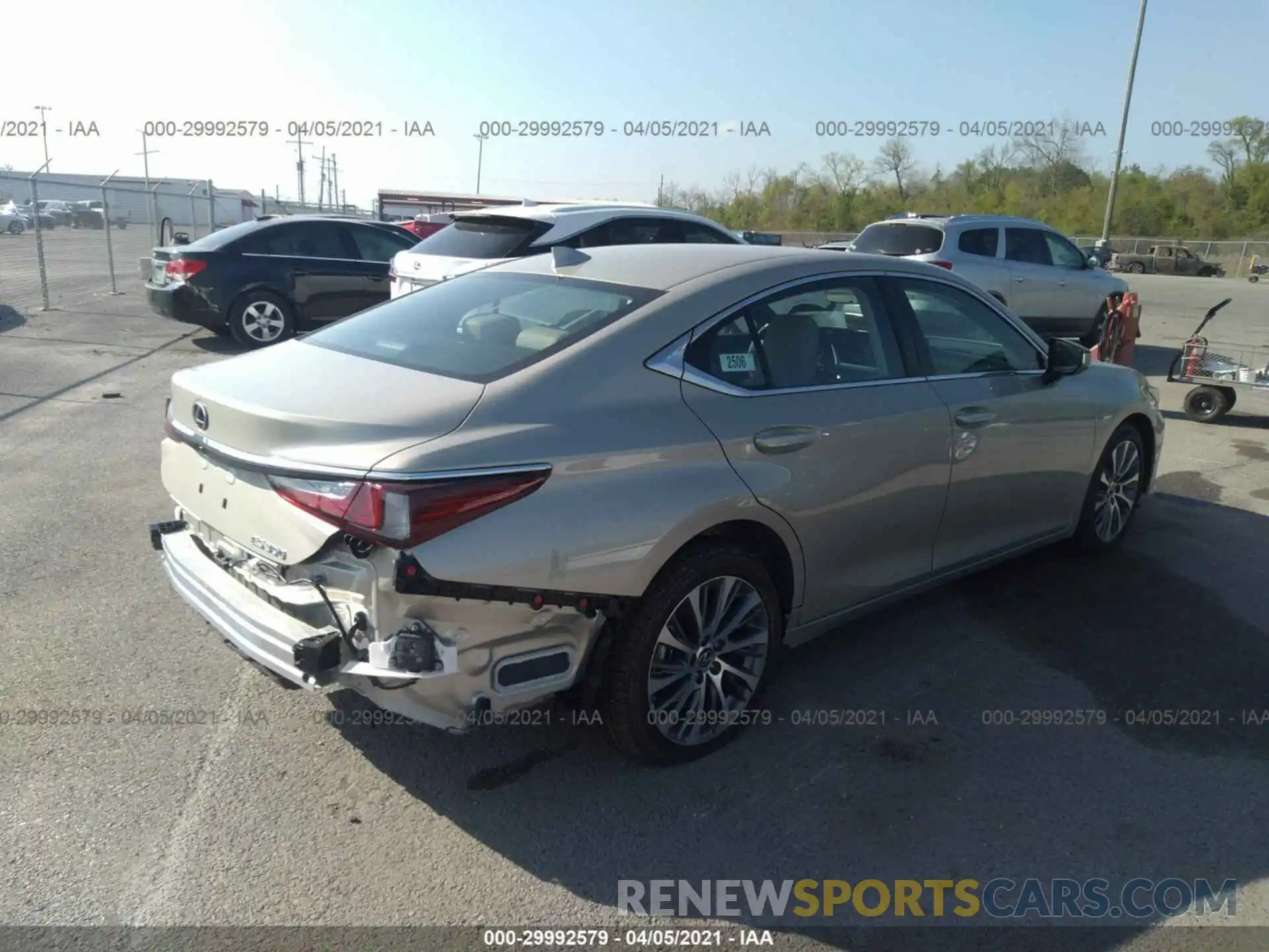 4 Photograph of a damaged car 58ADZ1B12MU087146 LEXUS ES 2021