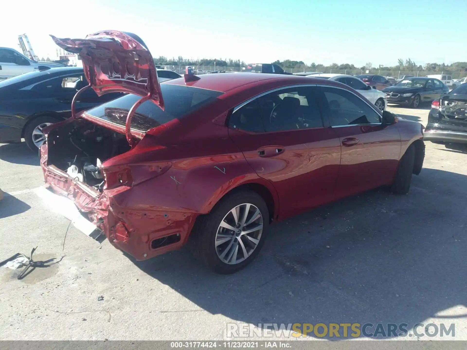 4 Photograph of a damaged car 58ADZ1B12MU092069 LEXUS ES 2021