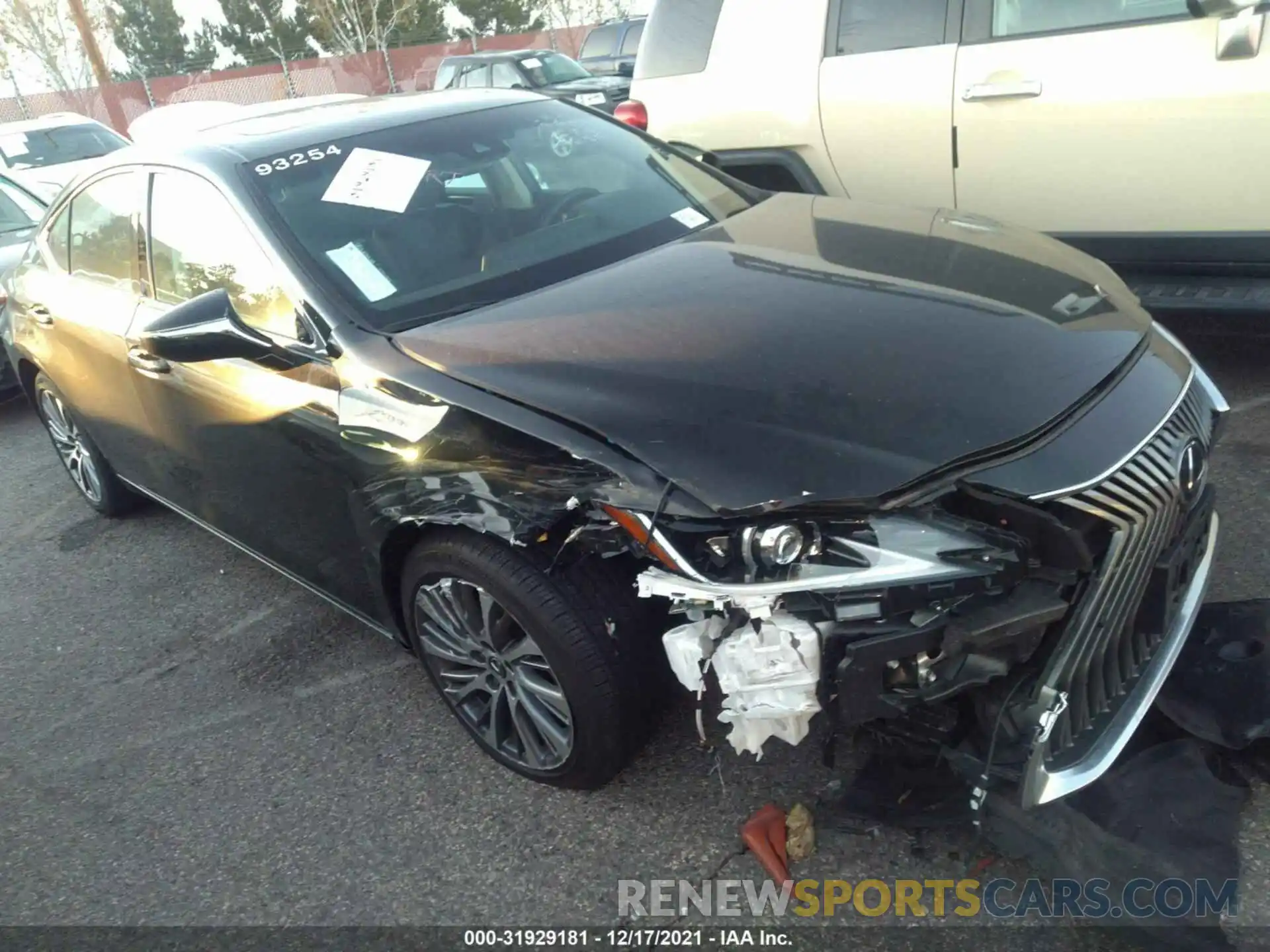 1 Photograph of a damaged car 58ADZ1B12MU093254 LEXUS ES 2021