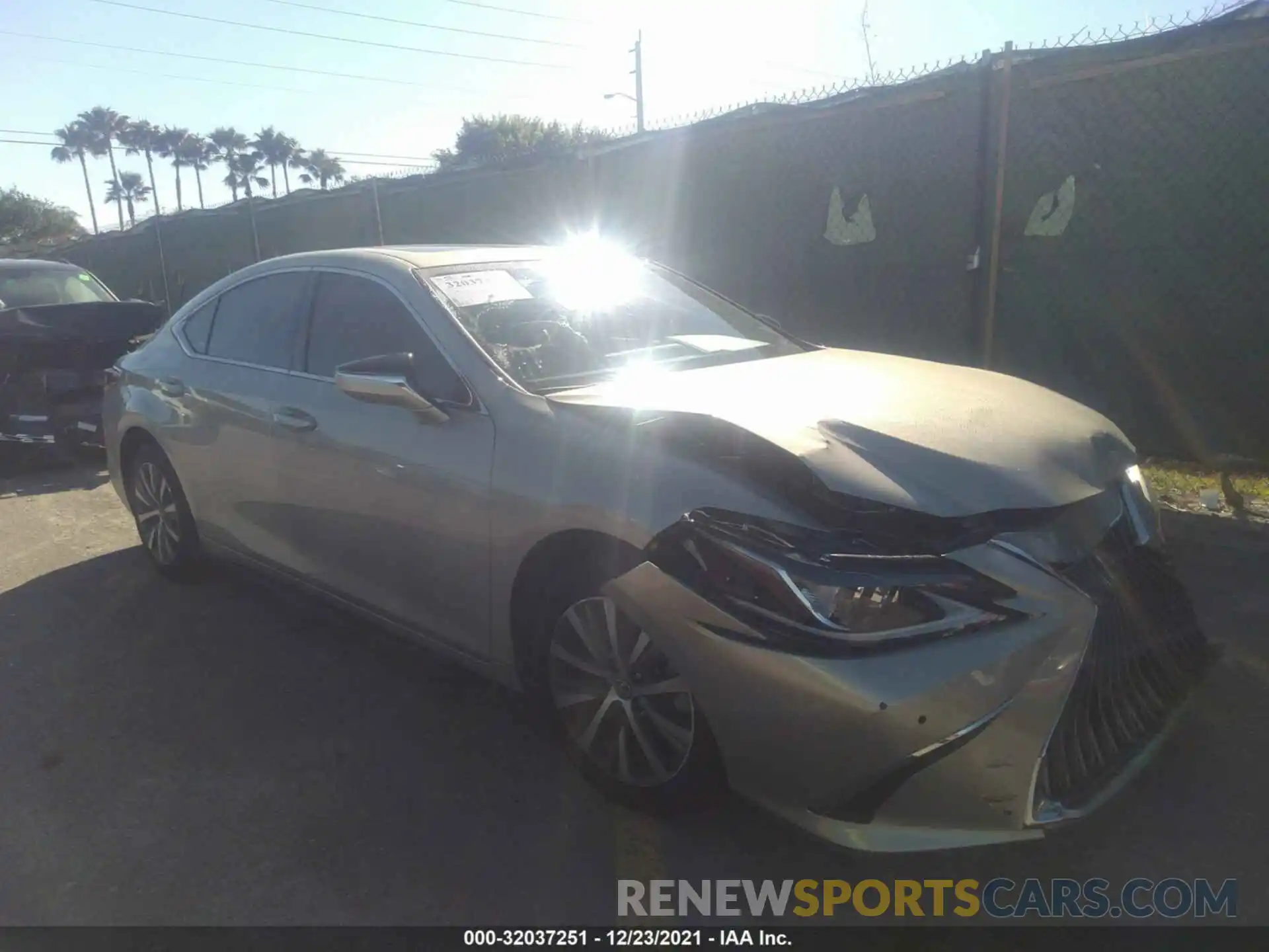 1 Photograph of a damaged car 58ADZ1B12MU096297 LEXUS ES 2021