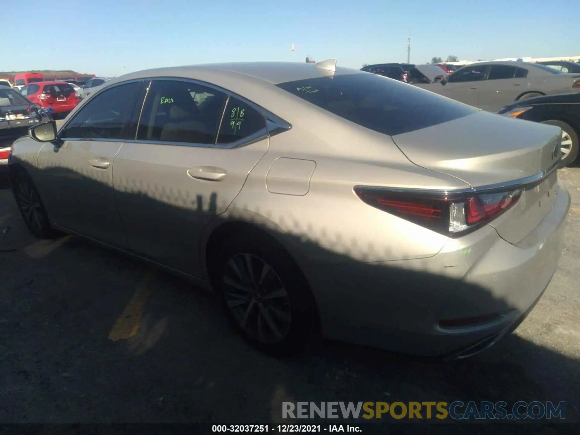 3 Photograph of a damaged car 58ADZ1B12MU096297 LEXUS ES 2021