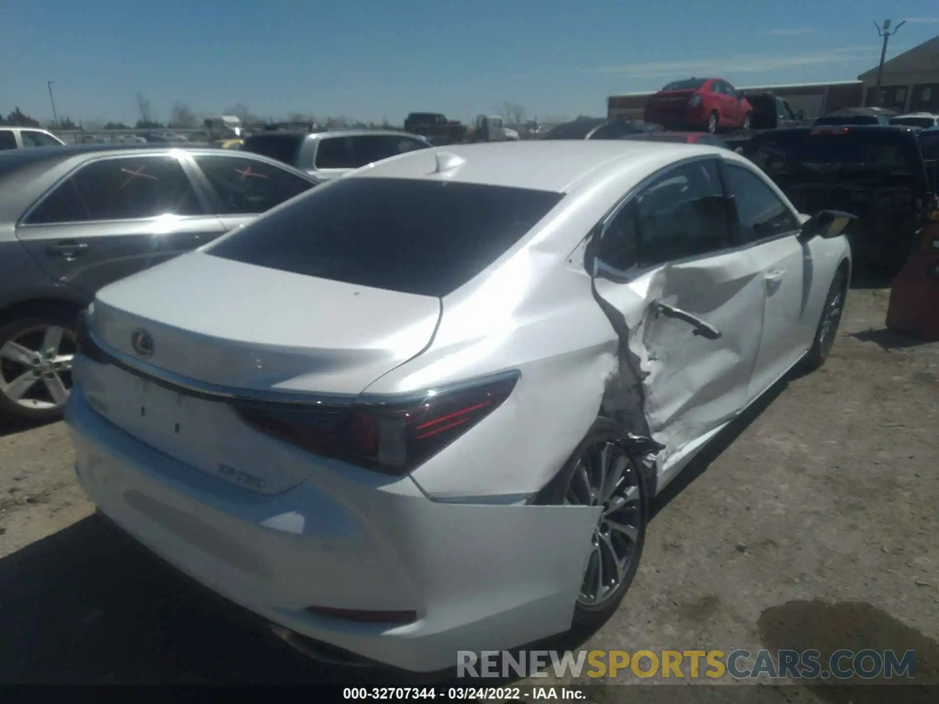 4 Photograph of a damaged car 58ADZ1B14MU100012 LEXUS ES 2021