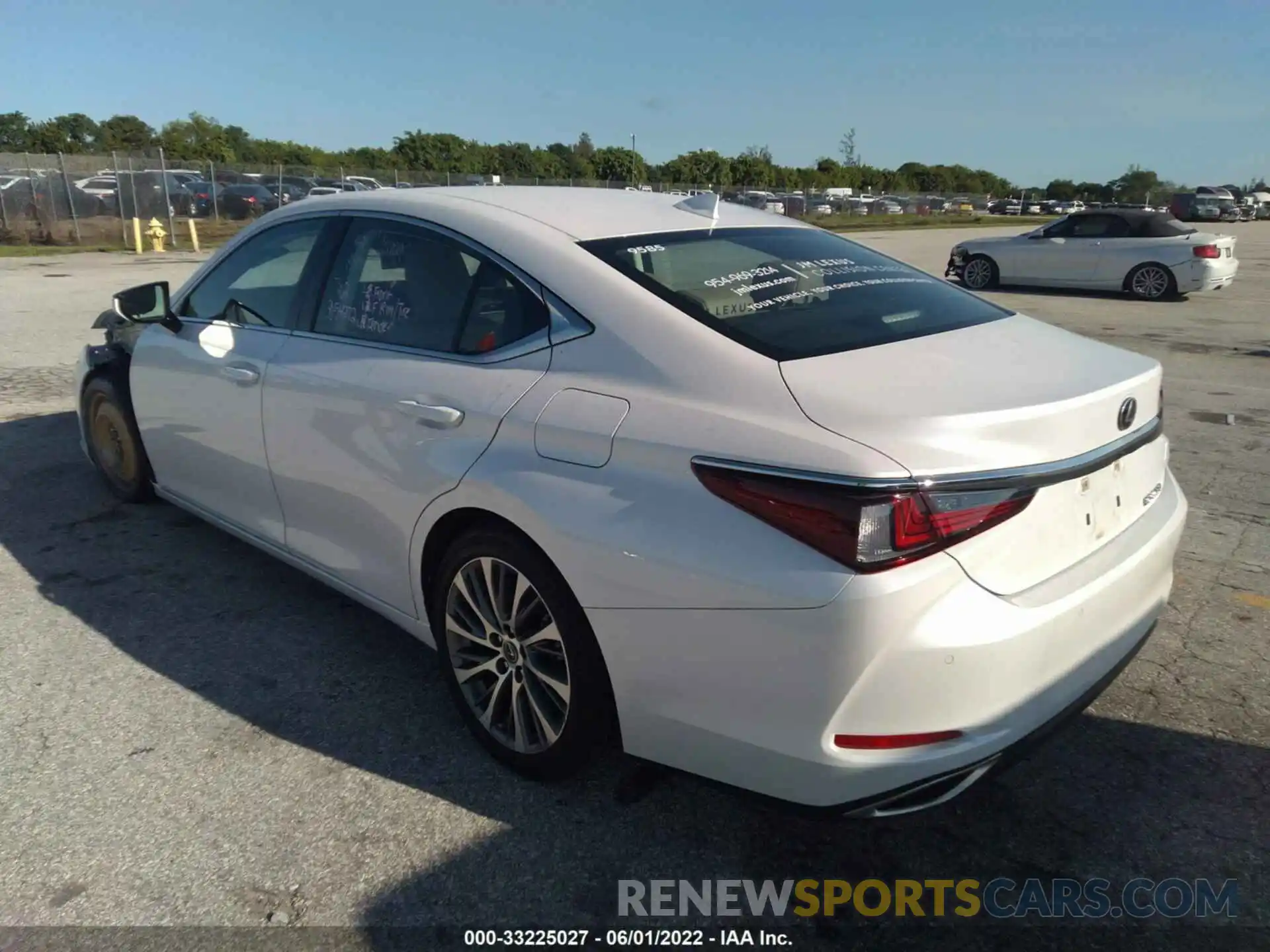 3 Photograph of a damaged car 58ADZ1B14MU105095 LEXUS ES 2021