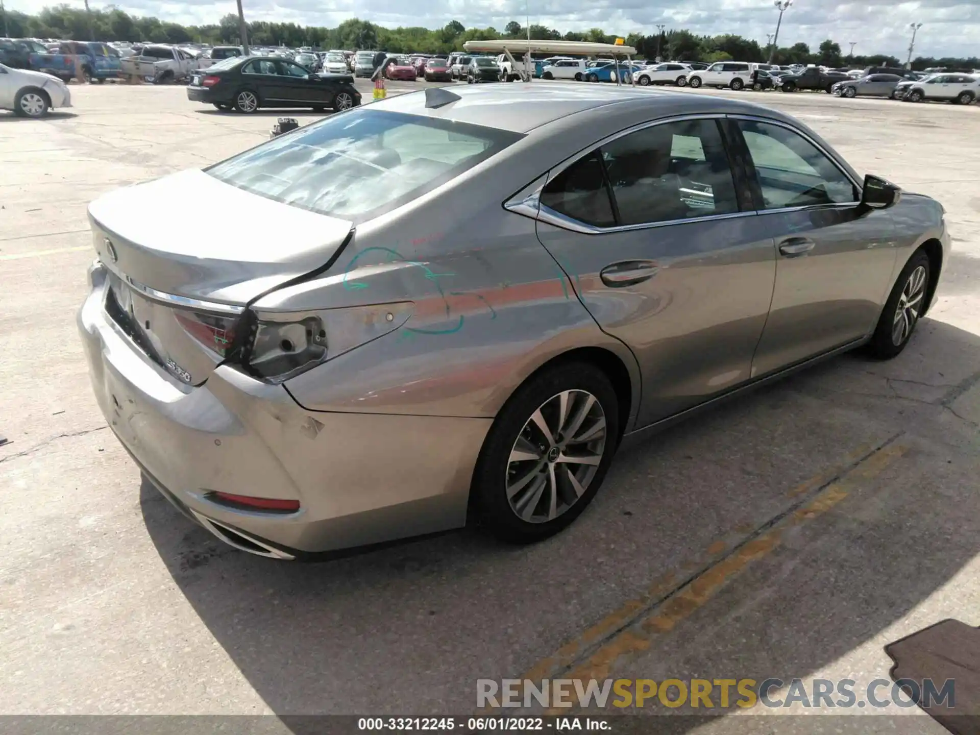 4 Photograph of a damaged car 58ADZ1B16MU107916 LEXUS ES 2021