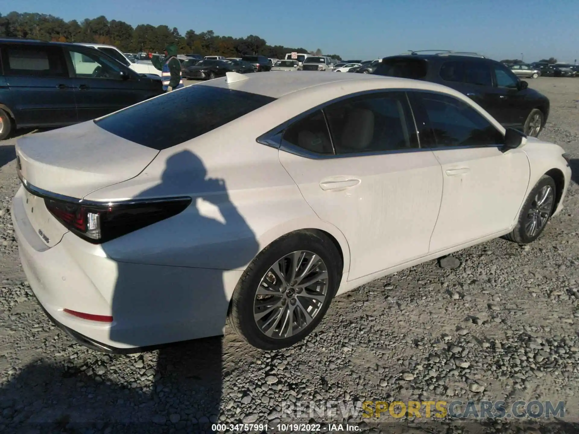 4 Photograph of a damaged car 58ADZ1B19MU101673 LEXUS ES 2021