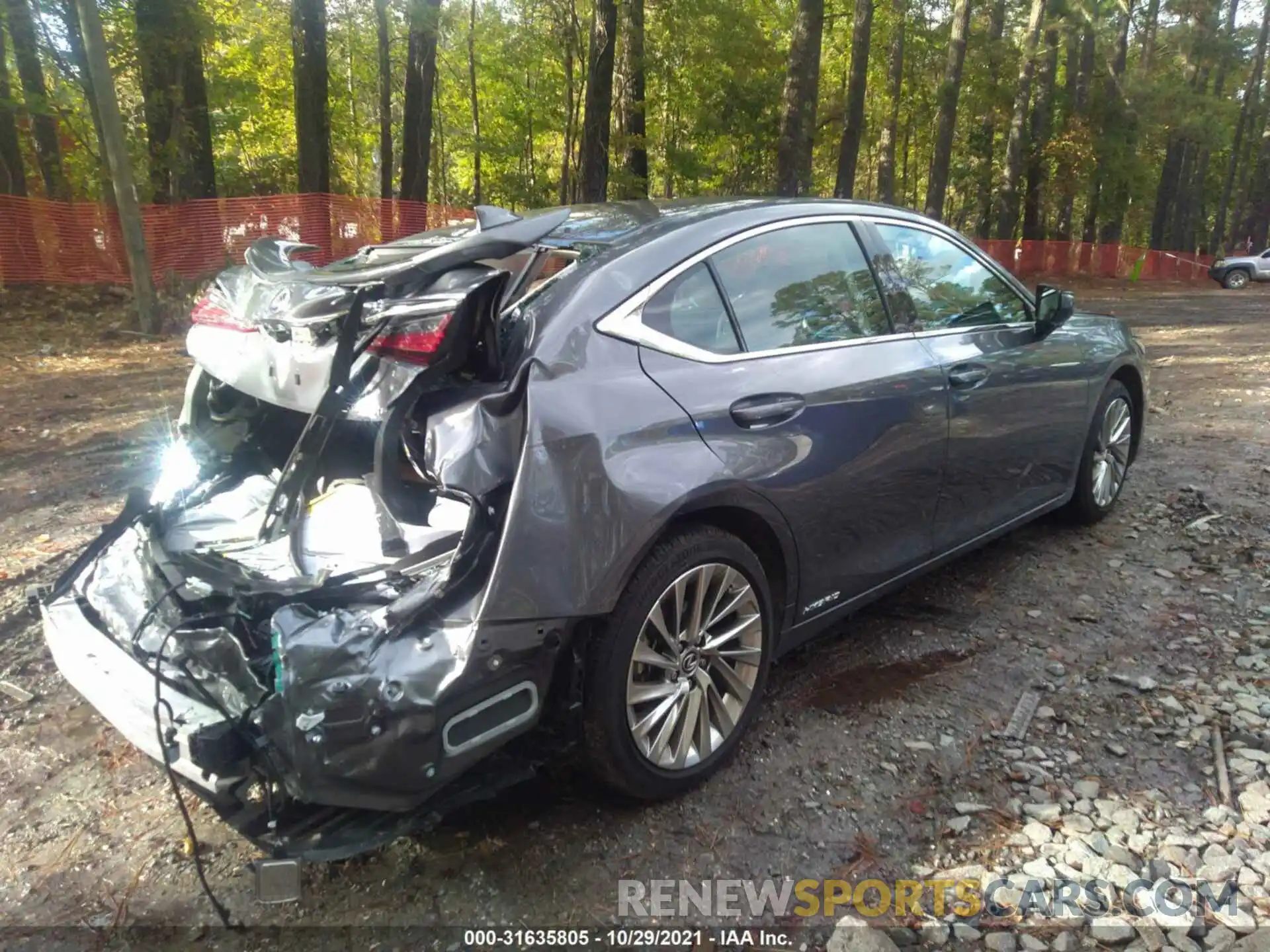 4 Photograph of a damaged car 58AEA1C14MU009431 LEXUS ES 2021