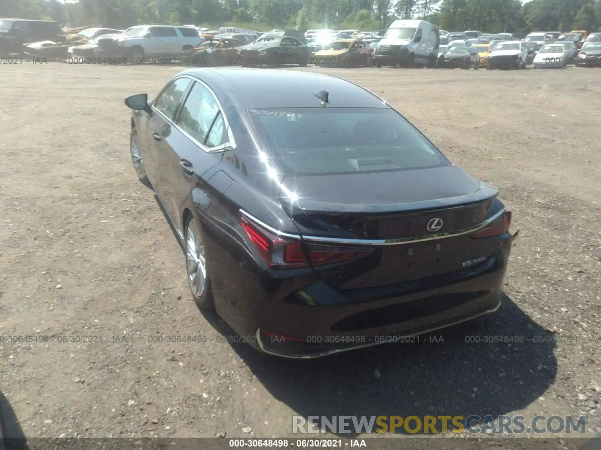 3 Photograph of a damaged car 58AEA1C16MU005543 LEXUS ES 2021