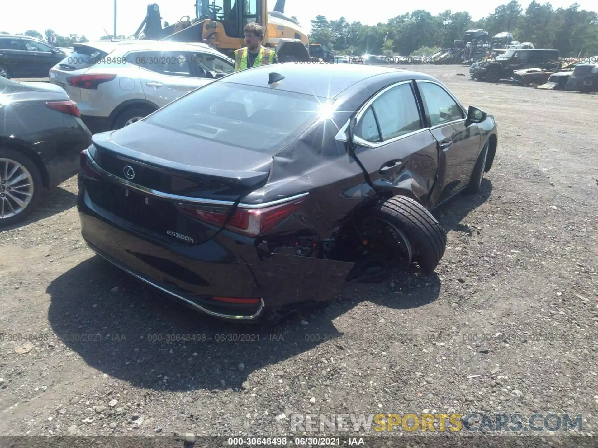 4 Photograph of a damaged car 58AEA1C16MU005543 LEXUS ES 2021