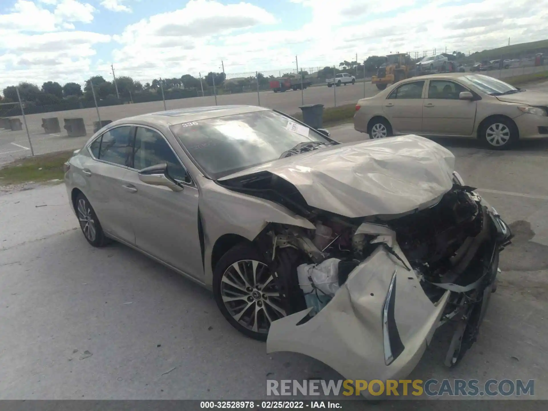 1 Photograph of a damaged car 58AEA1C19MU004550 LEXUS ES 2021