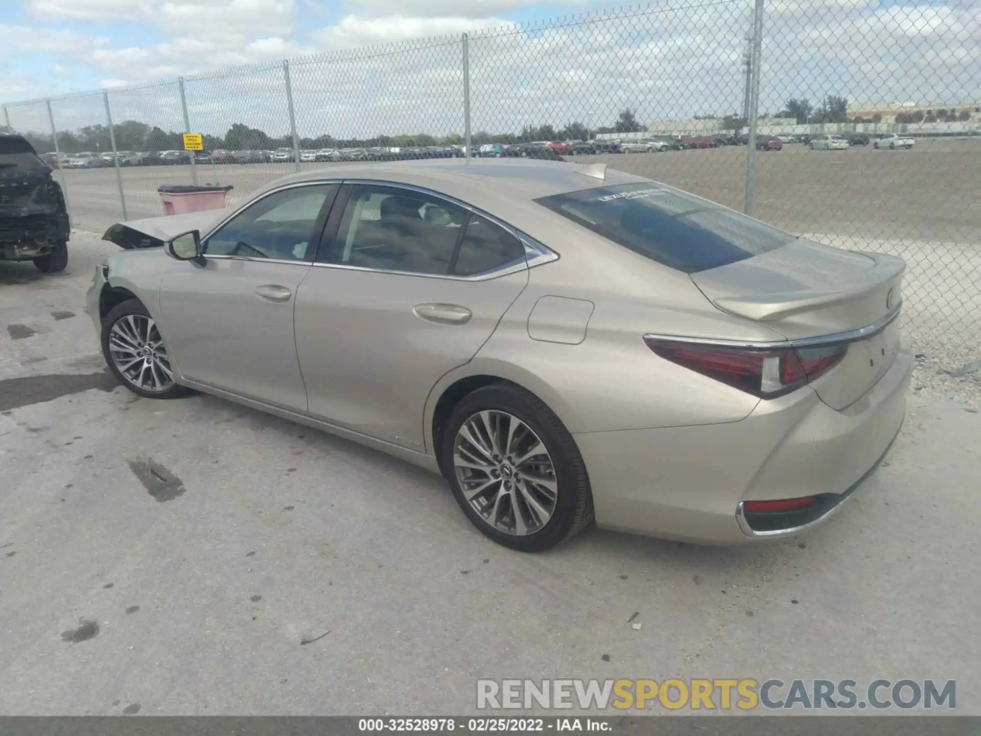 3 Photograph of a damaged car 58AEA1C19MU004550 LEXUS ES 2021