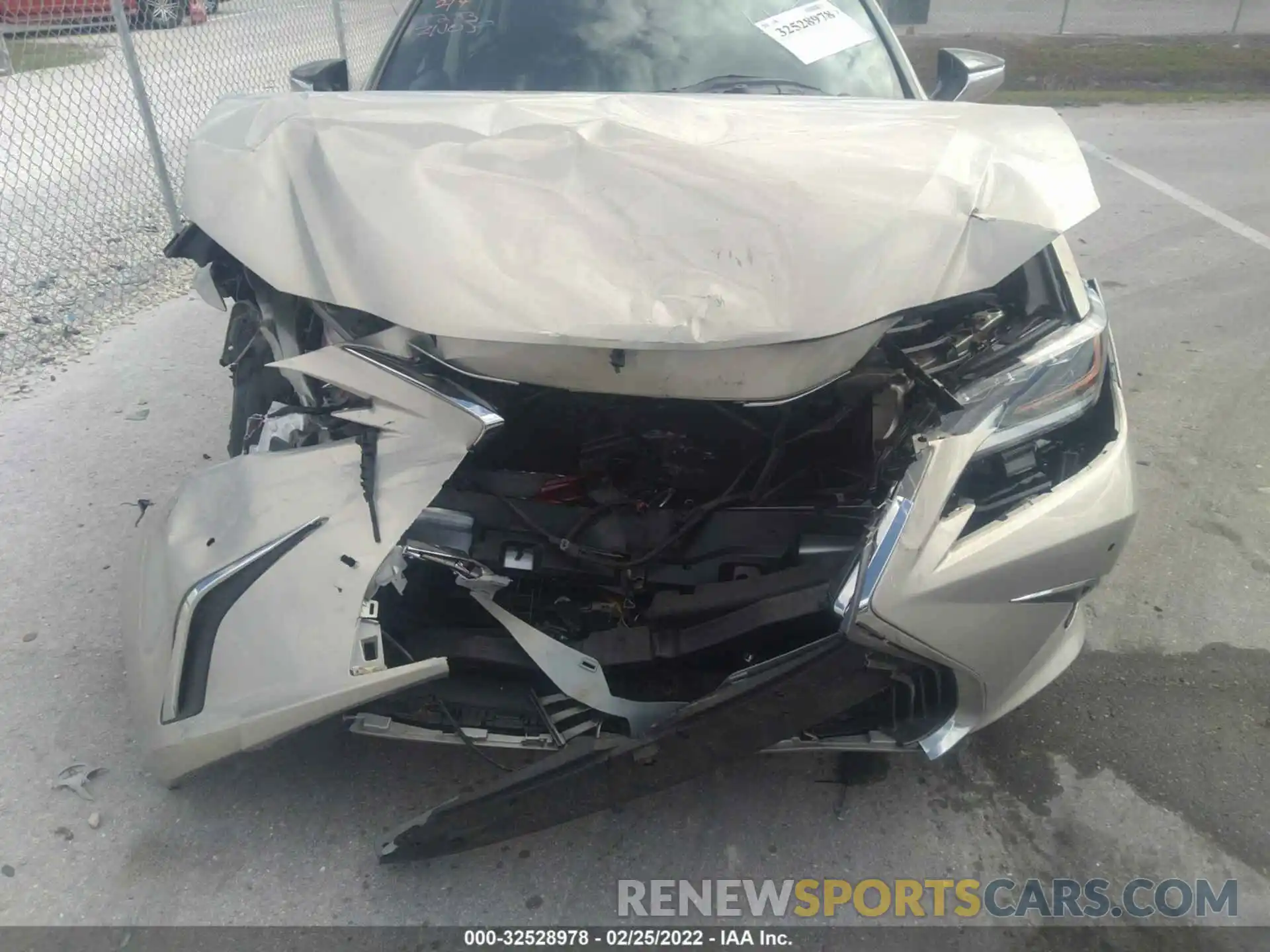 6 Photograph of a damaged car 58AEA1C19MU004550 LEXUS ES 2021