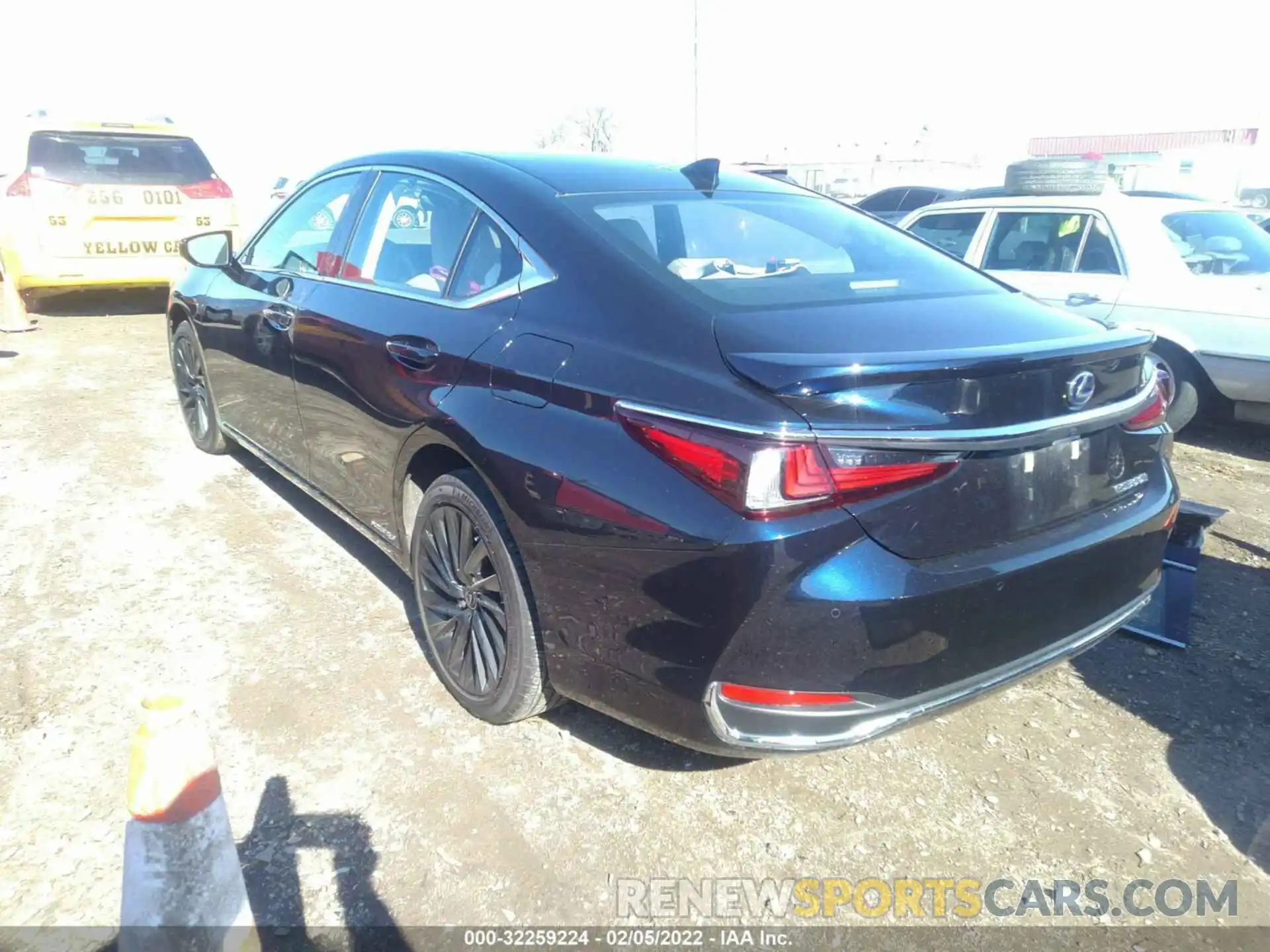 3 Photograph of a damaged car 58AFA1C17MU010366 LEXUS ES 2021