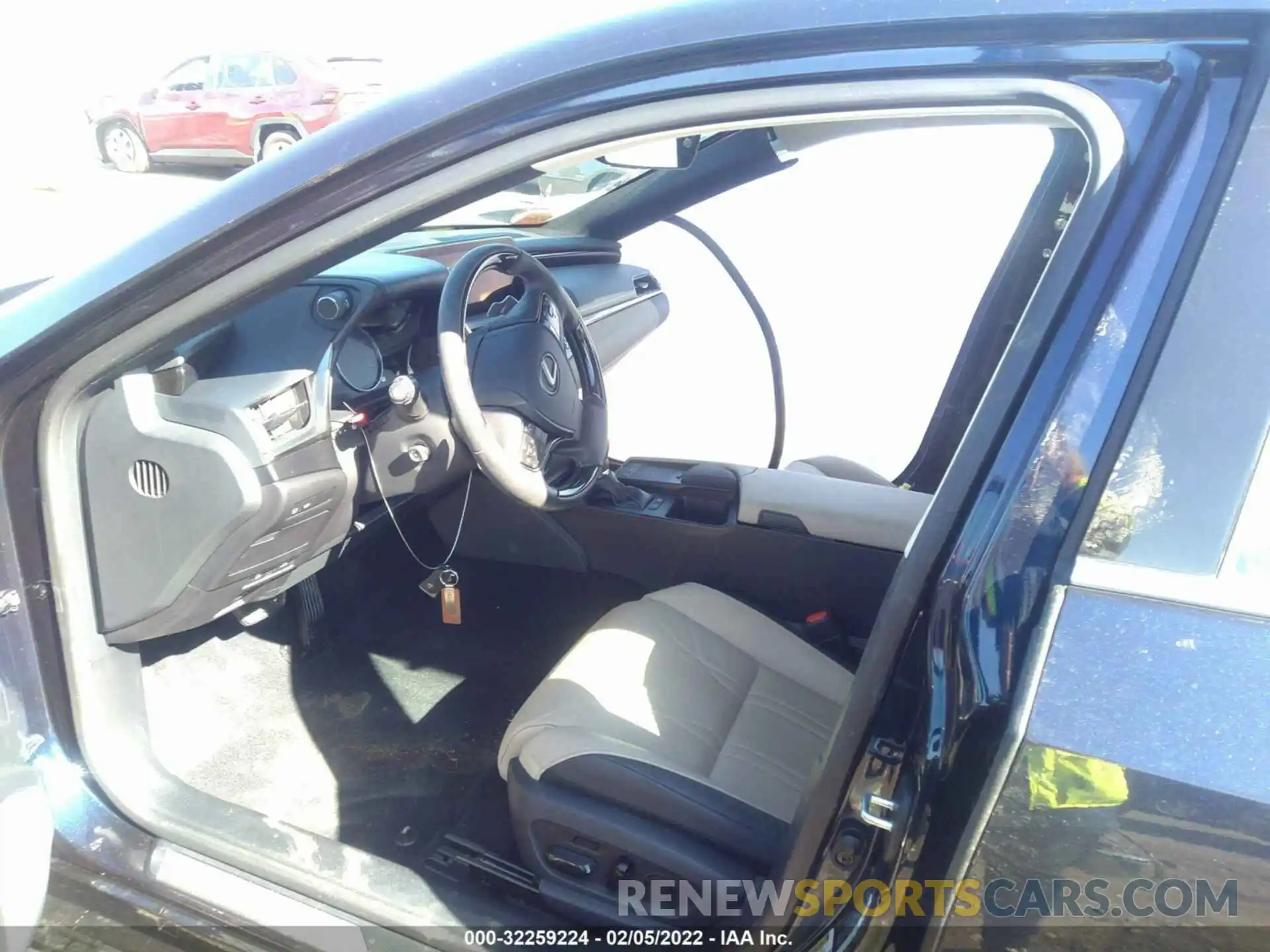 5 Photograph of a damaged car 58AFA1C17MU010366 LEXUS ES 2021