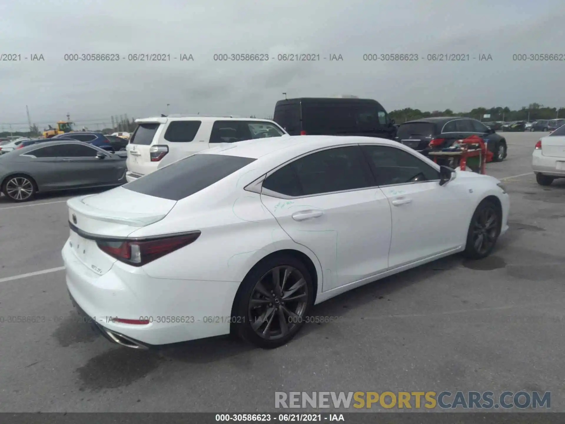 4 Photograph of a damaged car 58AGZ1B10MU086865 LEXUS ES 2021