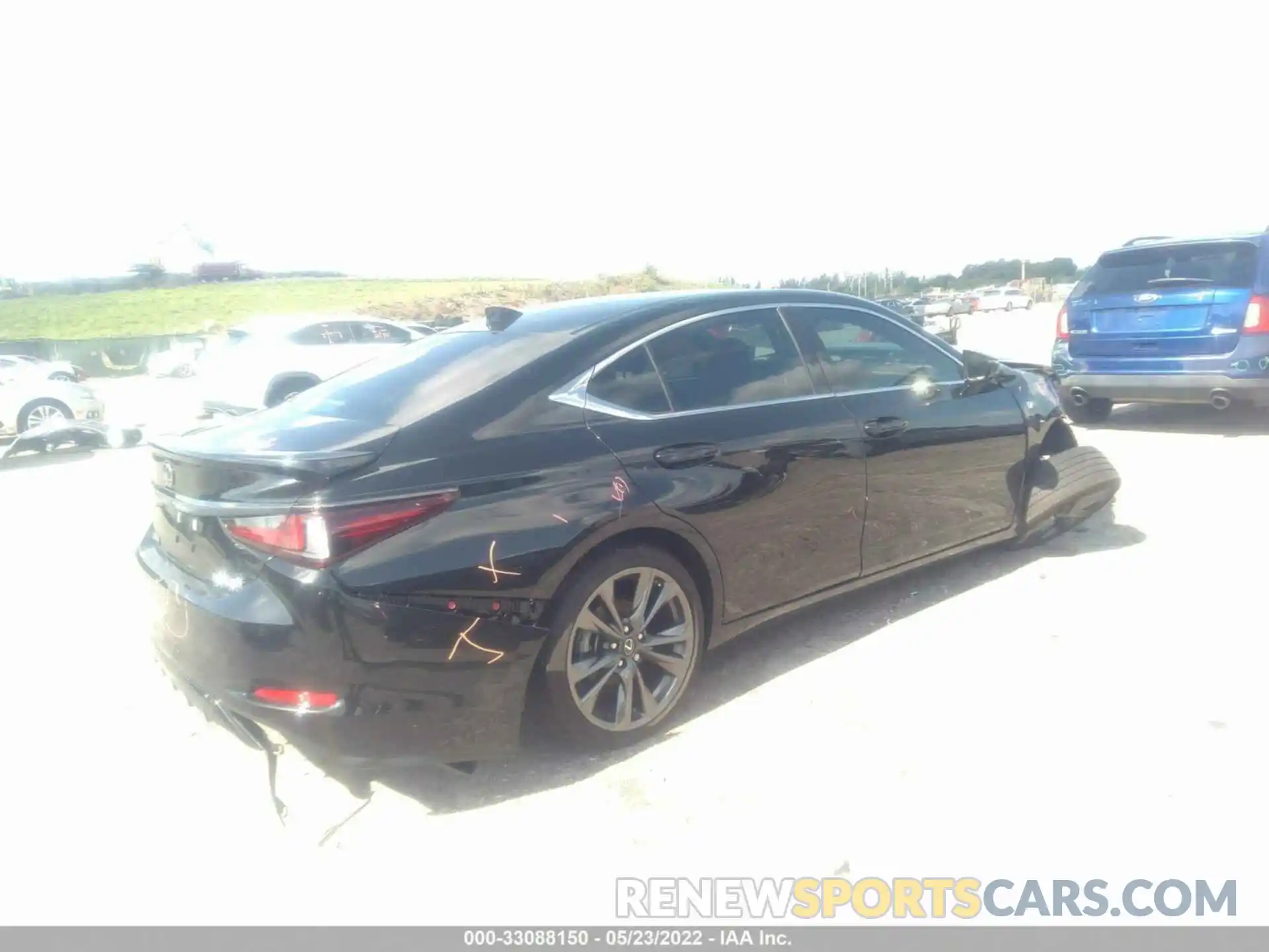 4 Photograph of a damaged car 58AGZ1B10MU104913 LEXUS ES 2021