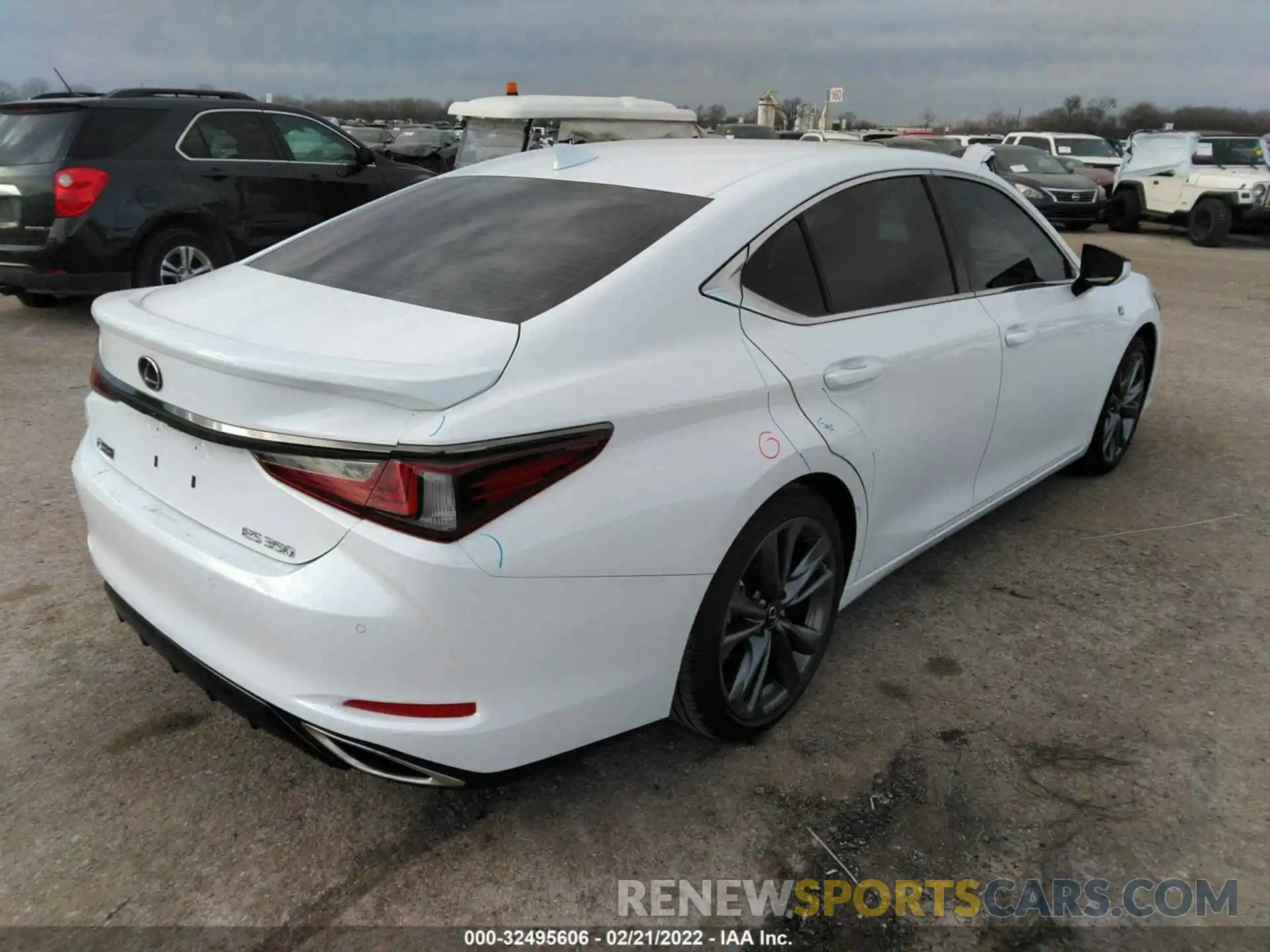 4 Photograph of a damaged car 58AGZ1B11MU084204 LEXUS ES 2021