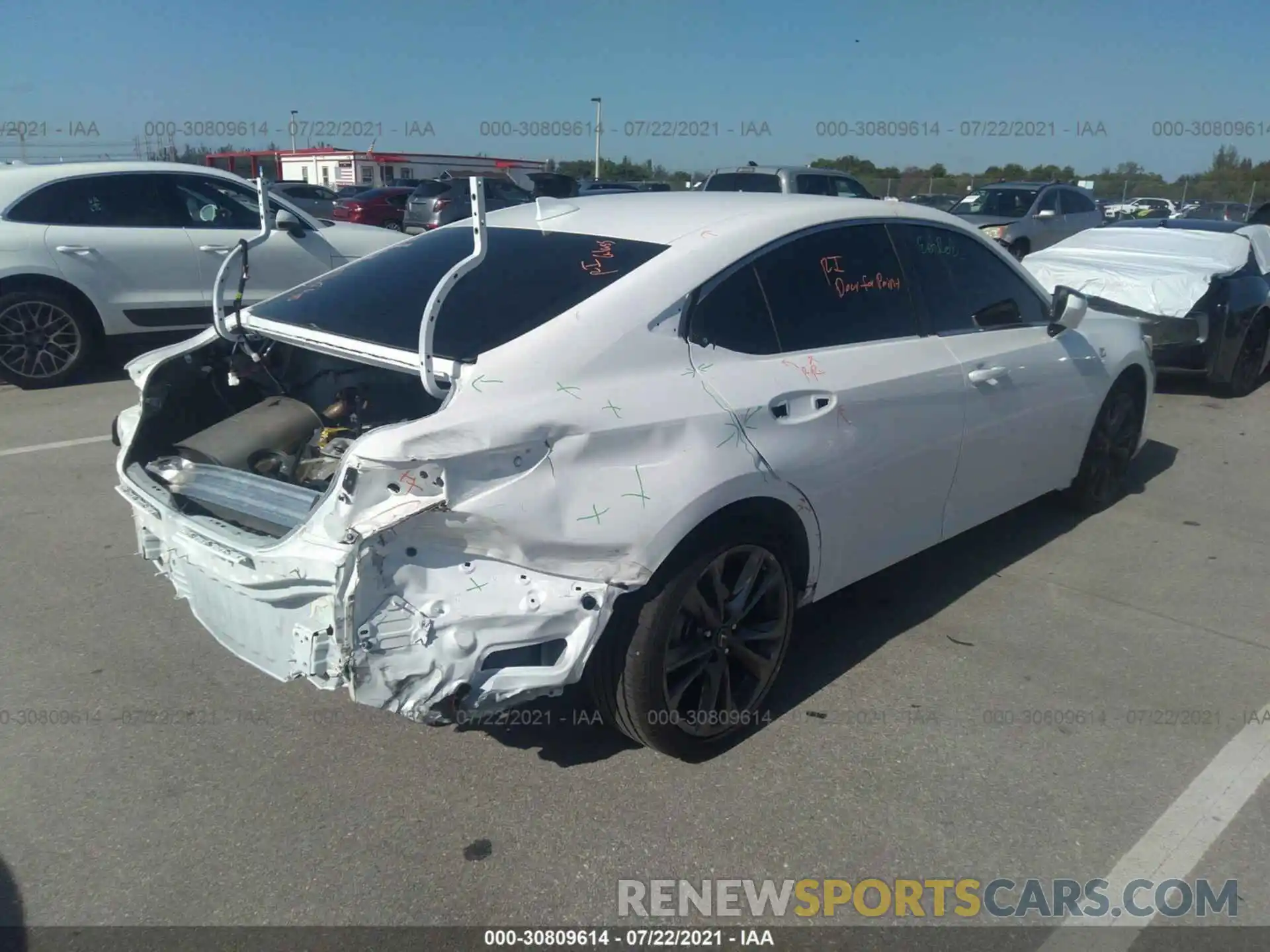 4 Photograph of a damaged car 58AGZ1B12MU085815 LEXUS ES 2021