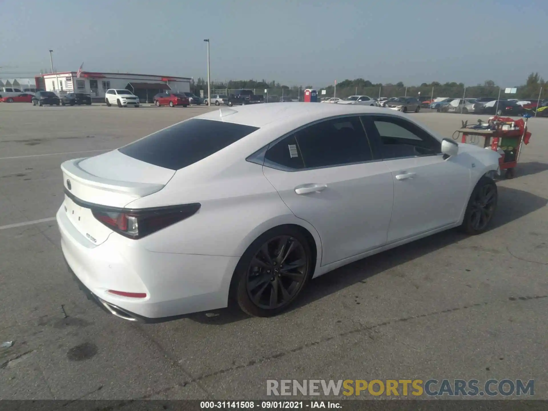 4 Photograph of a damaged car 58AGZ1B12MU104802 LEXUS ES 2021