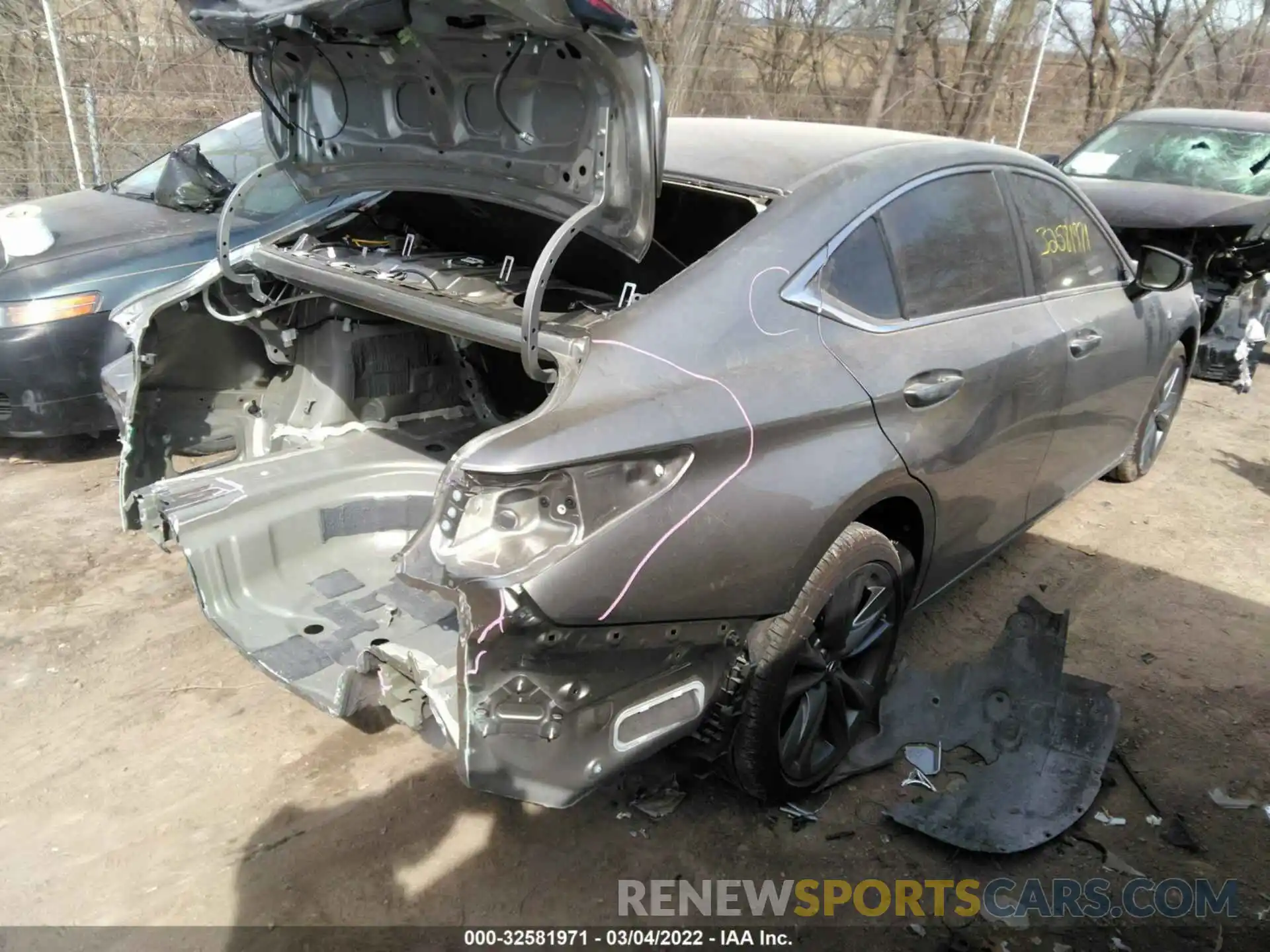 4 Фотография поврежденного автомобиля 58AGZ1B12MU106565 LEXUS ES 2021