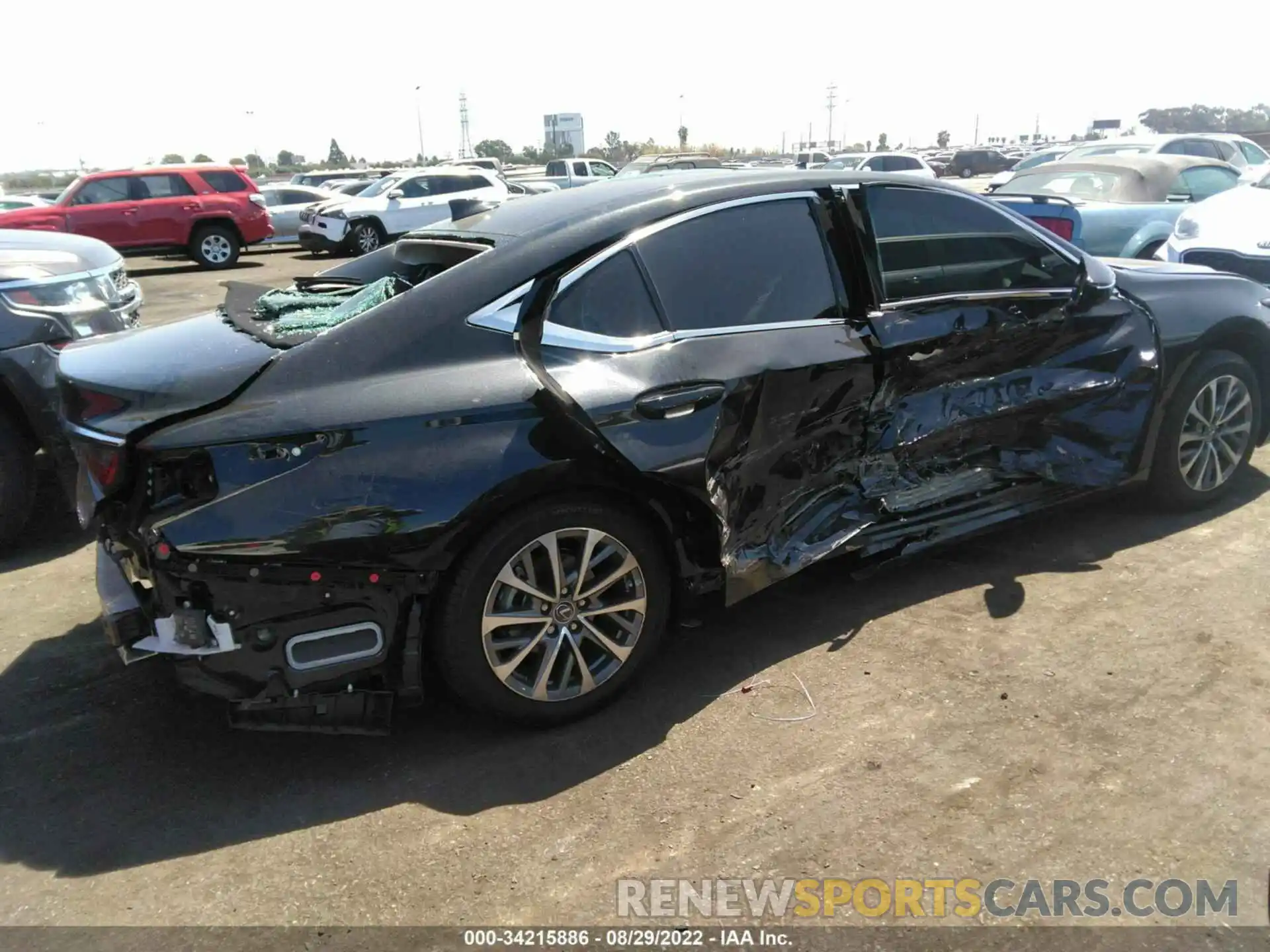 4 Photograph of a damaged car 58ACZ1B10NU123512 LEXUS ES 2022