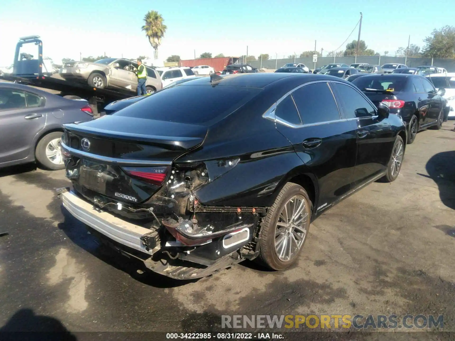 4 Photograph of a damaged car 58ADA1C11NU016303 LEXUS ES 2022