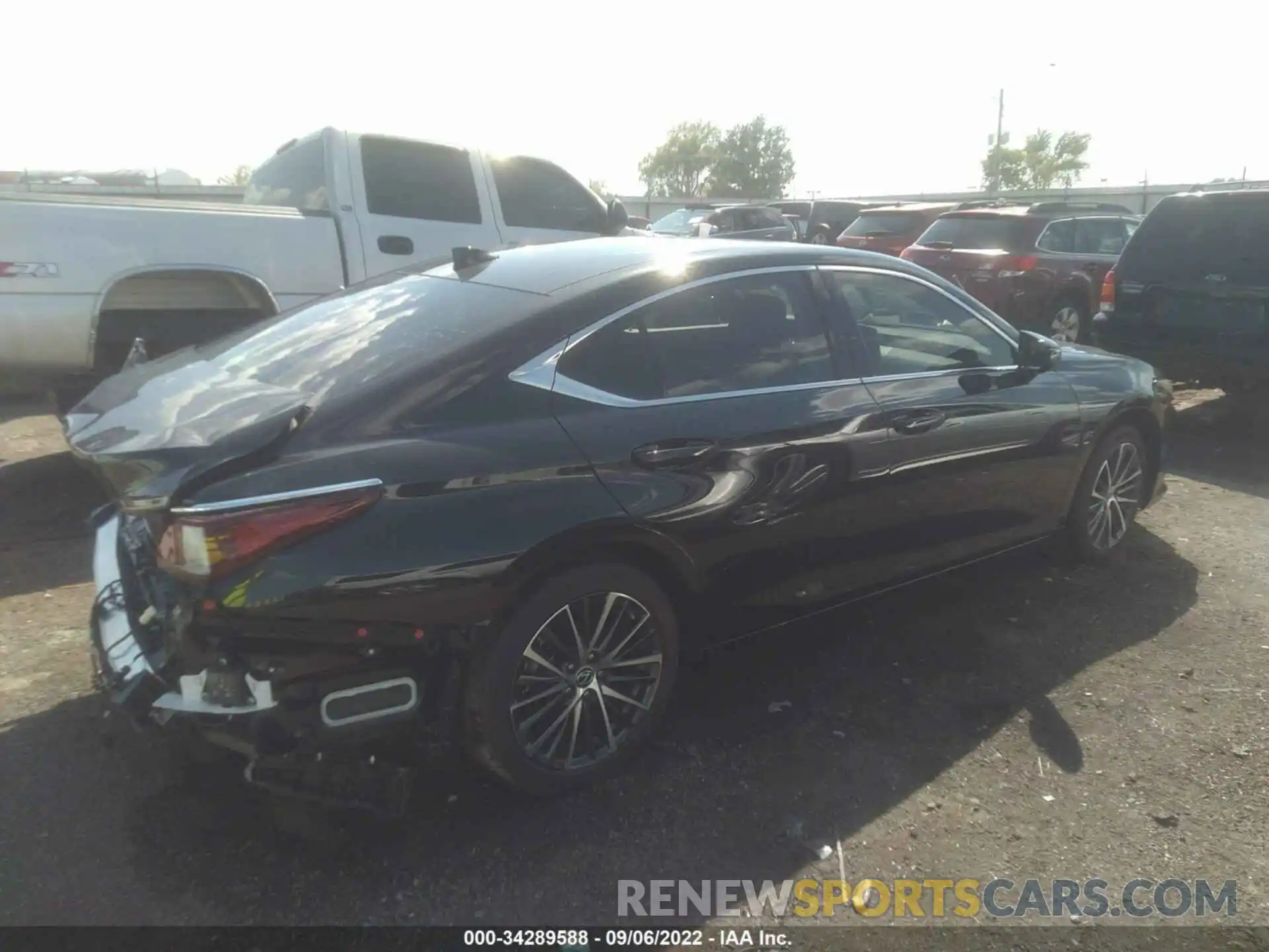 4 Photograph of a damaged car 58ADZ1B13NU124920 LEXUS ES 2022