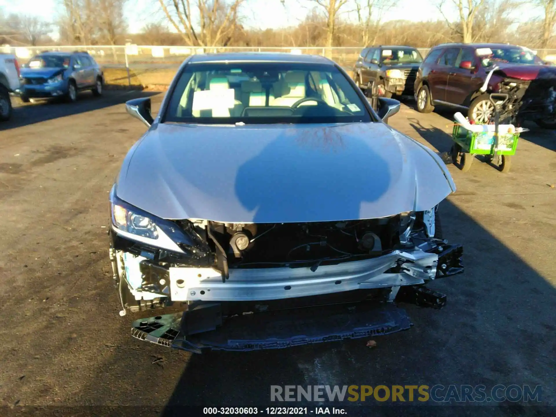 6 Photograph of a damaged car 58ADZ1B19NU114909 LEXUS ES 2022