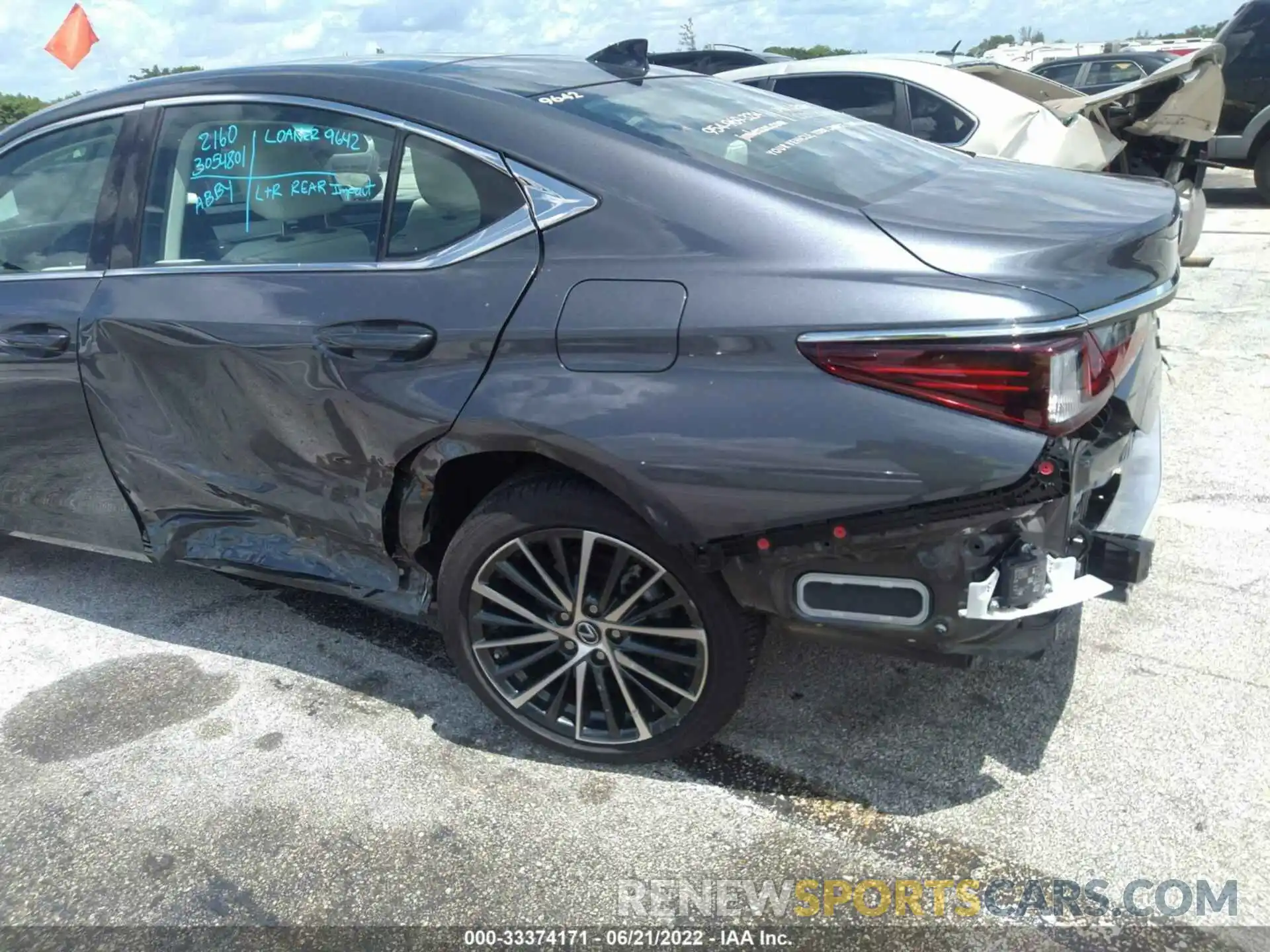 6 Photograph of a damaged car 58ADZ1B1XNU122212 LEXUS ES 2022