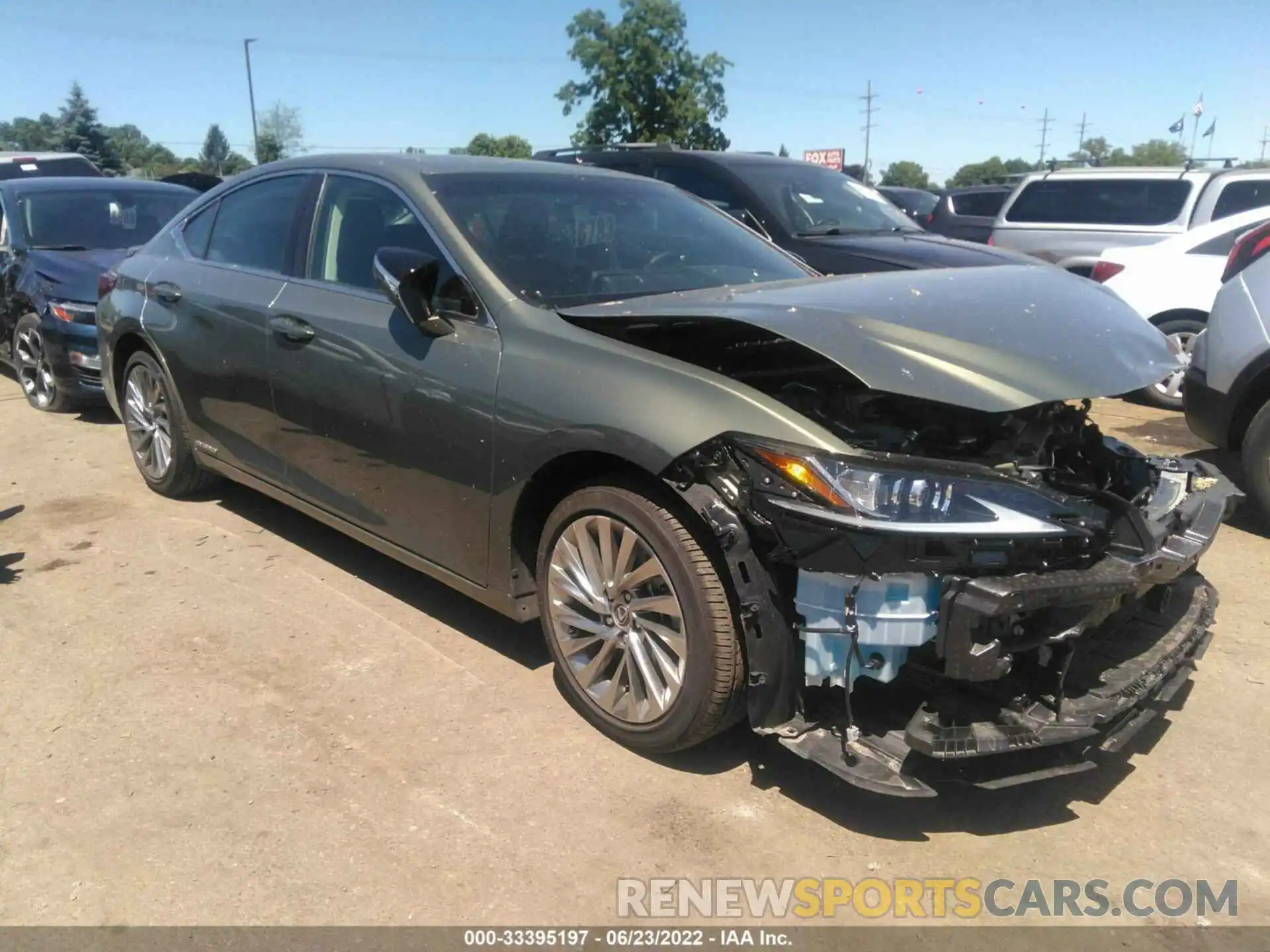 1 Photograph of a damaged car 58AEA1C14NU016347 LEXUS ES 2022