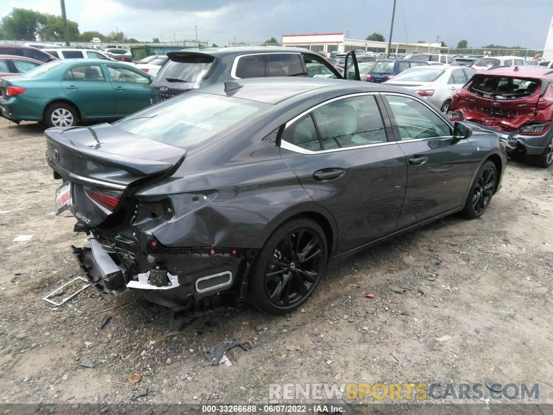 4 Photograph of a damaged car 58AGZ1B15NU128514 LEXUS ES 2022