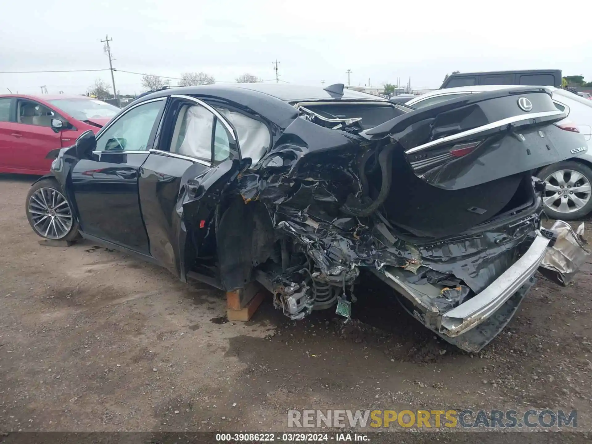 3 Photograph of a damaged car 58ADA1C11RU039330 LEXUS ES 2024