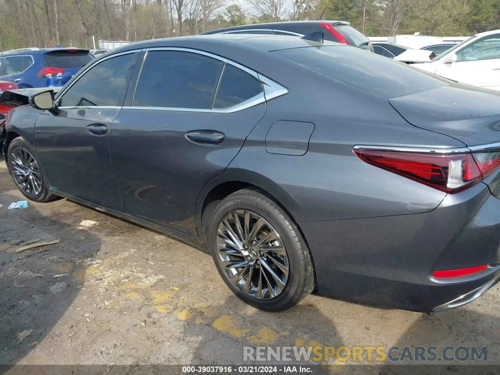 14 Photograph of a damaged car 58AEZ1B11RU172474 LEXUS ES 2024