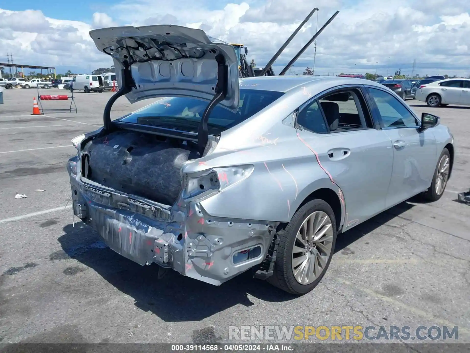 4 Photograph of a damaged car JTHB21B16K2036599 LEXUS ES 300H 2019