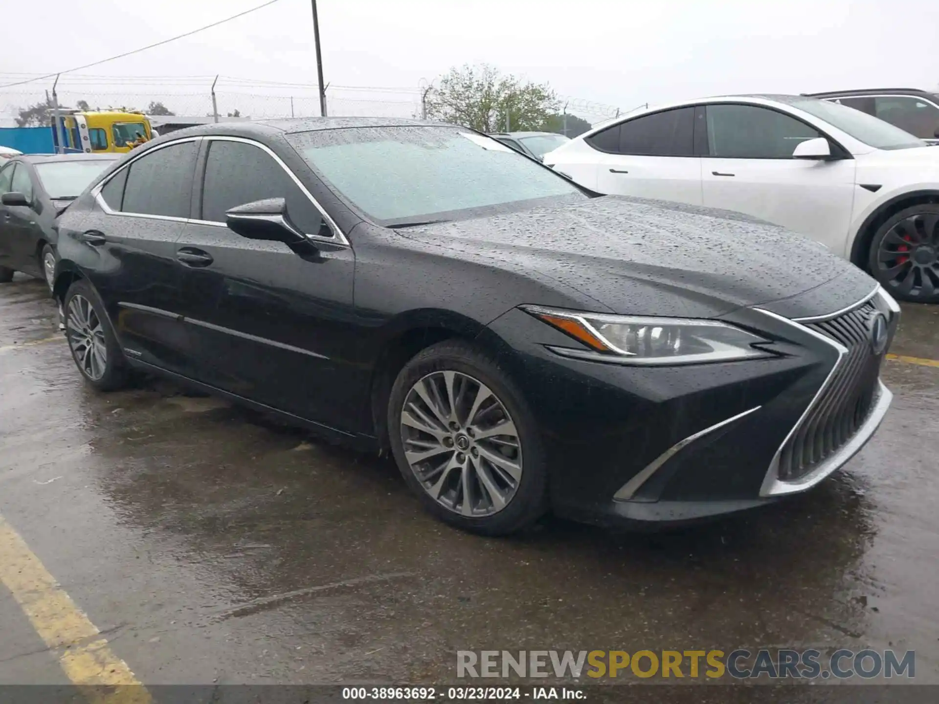 1 Photograph of a damaged car 58AD21B1XLU006669 LEXUS ES 300H 2020