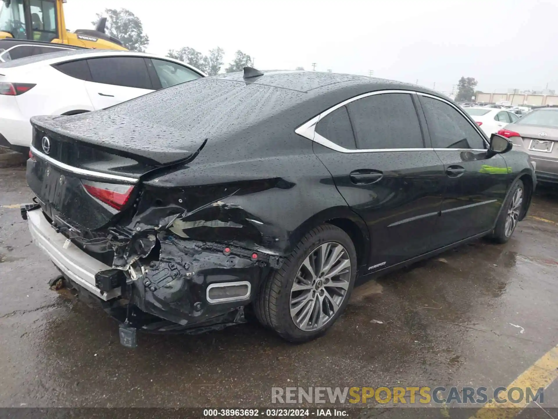 4 Photograph of a damaged car 58AD21B1XLU006669 LEXUS ES 300H 2020