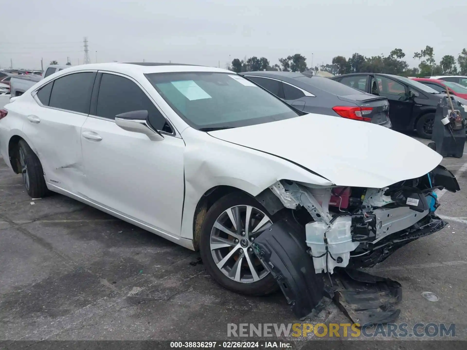 1 Photograph of a damaged car 58ACA1C10MU010499 LEXUS ES 300H 2021